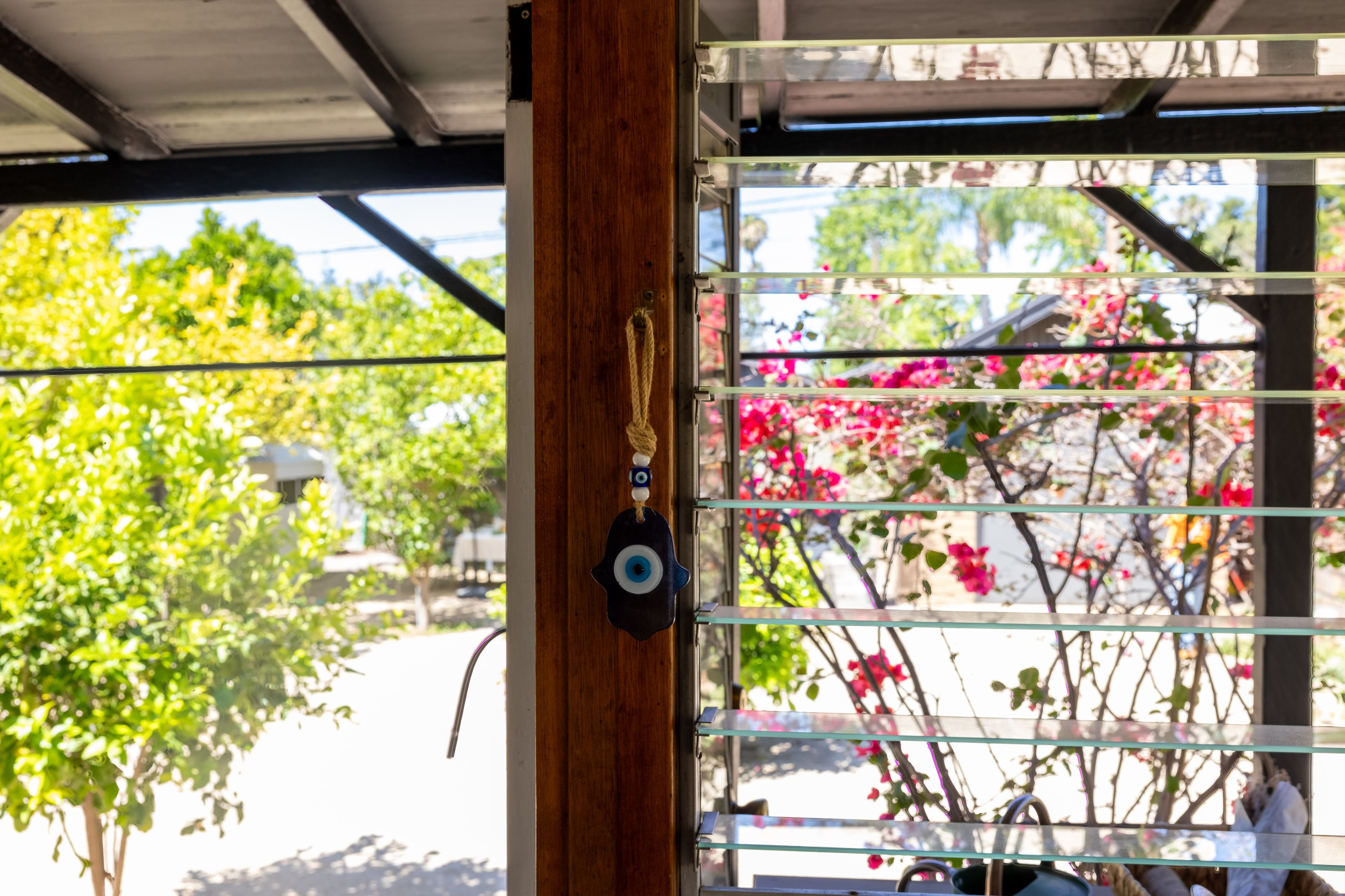  889 North Chester Avenue - 物件實景