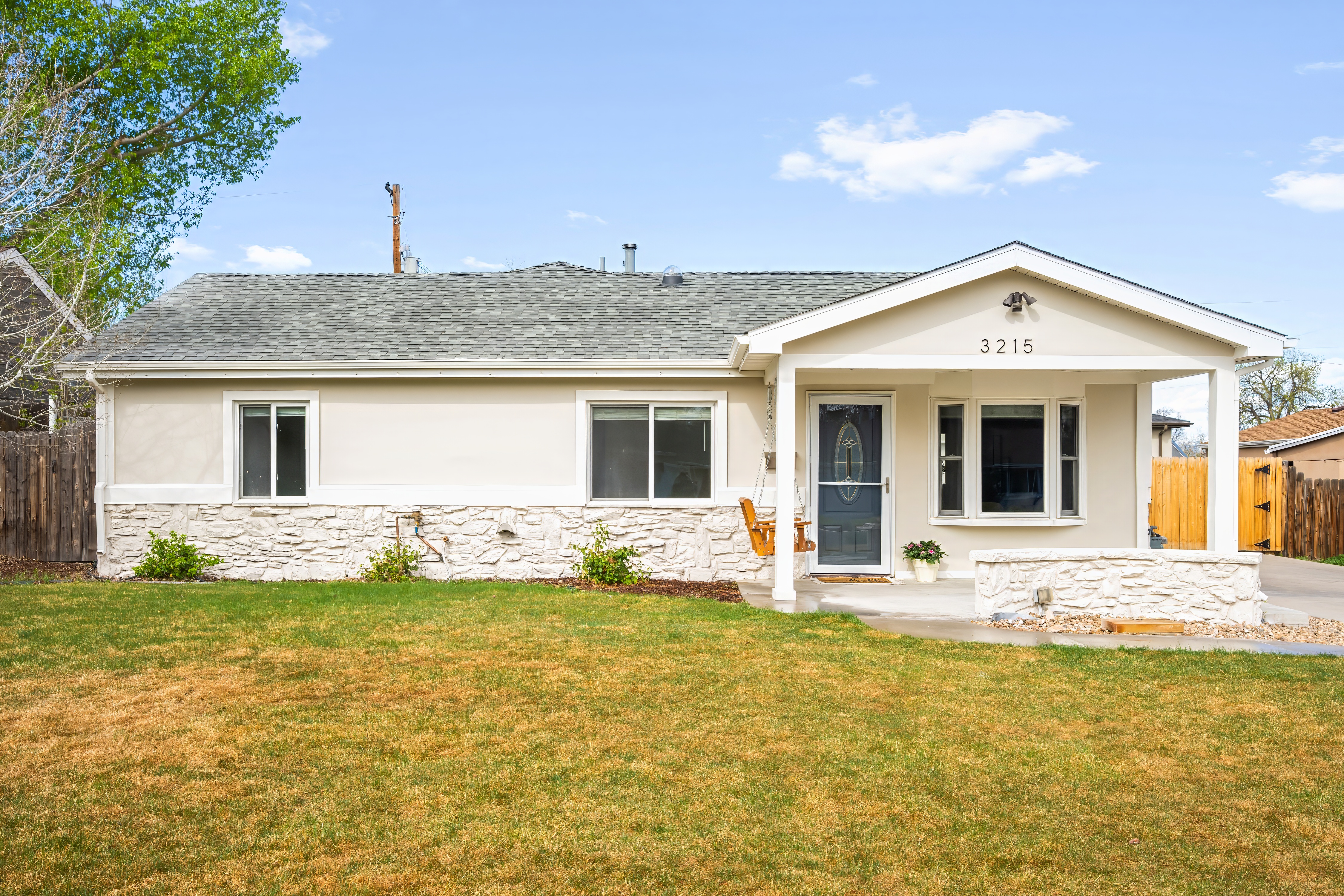  Mid-century charm with fresh, modern updates - 物件實景