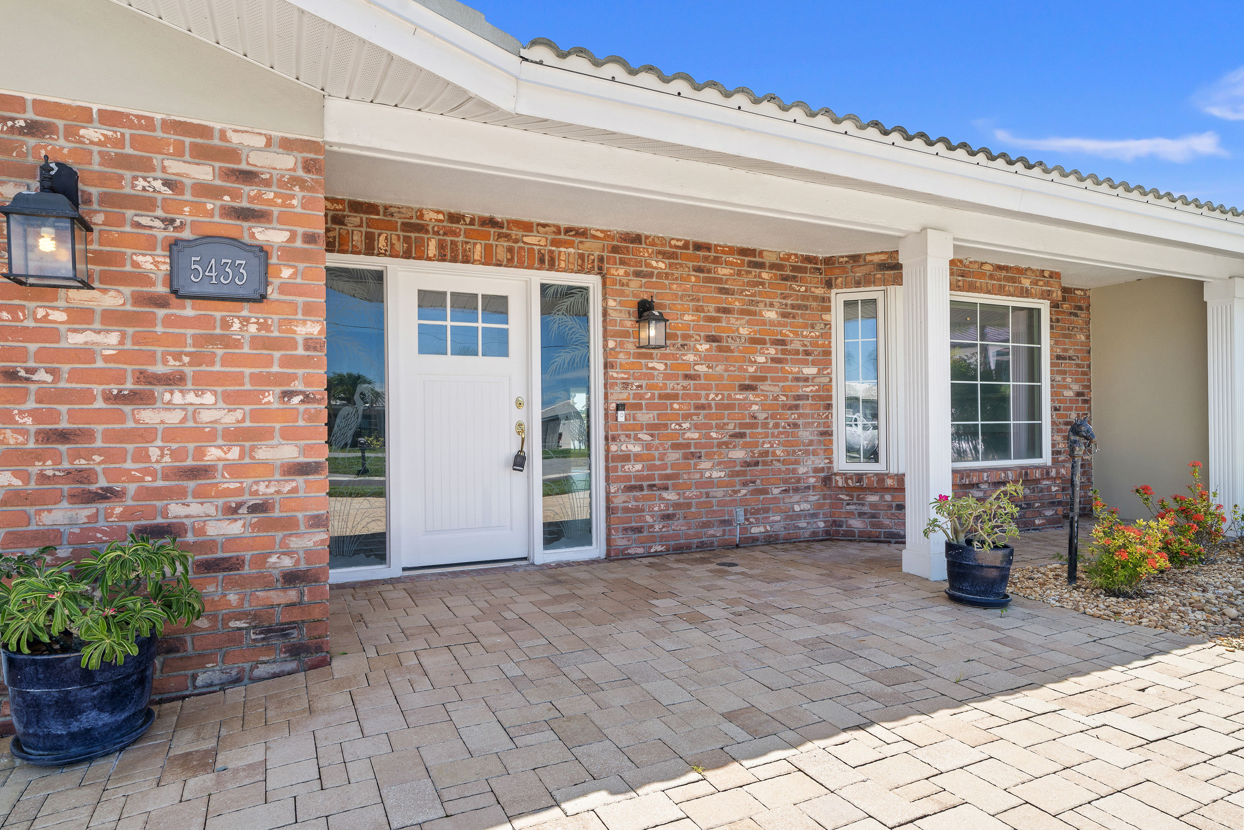 Seminole, Florida, 33772, United States, 3 Bedrooms Bedrooms, ,3 BathroomsBathrooms,Residential,For Sale,1900666