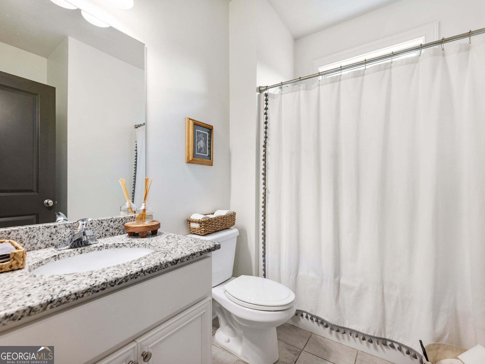 Hoschton, Georgia, 30548, United States, 5 Bedrooms Bedrooms, ,3 BathroomsBathrooms,Residential,For Sale,1986295