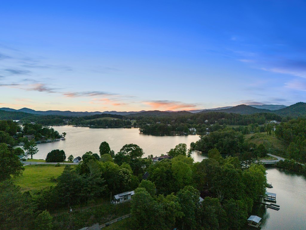 Hayesville, North Carolina, 28904, United States, 3 Bedrooms Bedrooms, ,4 BathroomsBathrooms,Residential,For Sale,1831924