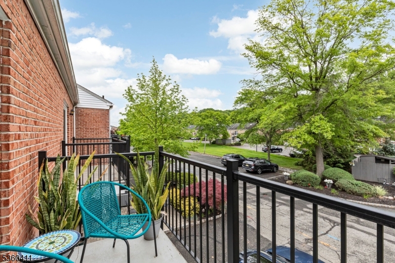 Scotch Plains Twp., New Jersey, 07076, United States, 2 Bedrooms Bedrooms, ,3 BathroomsBathrooms,Residential,For Sale,1999583