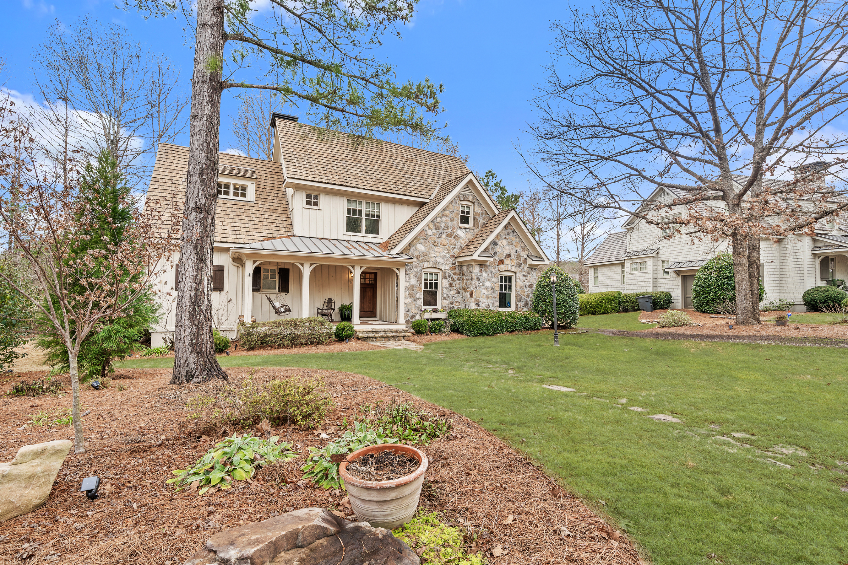 Beautifully Maintained and Updated Home in Cuscowilla 