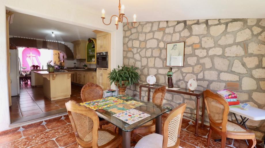 Manuel Gutierrez Najera, Morelia, Michoacán de Ocampo, 58090, Mexico, 4 Bedrooms Bedrooms, ,3 BathroomsBathrooms,Residential,For Sale,Manuel Gutierrez Najera,1612996