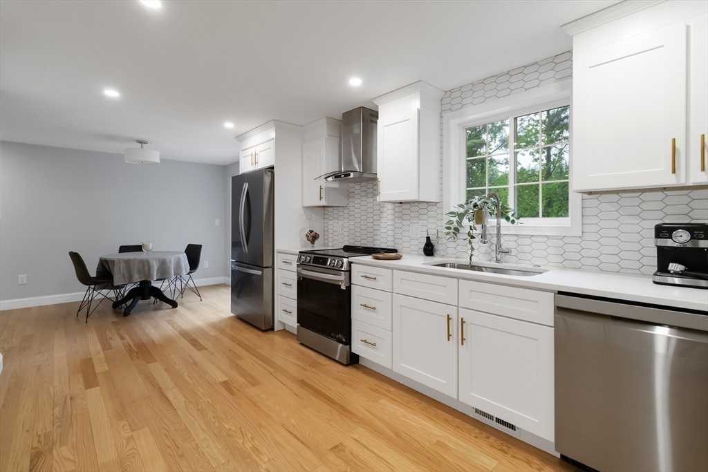 Wayland, Massachusetts, 01778, United States, 3 Bedrooms Bedrooms, ,2 BathroomsBathrooms,Residential,For Sale,1891680