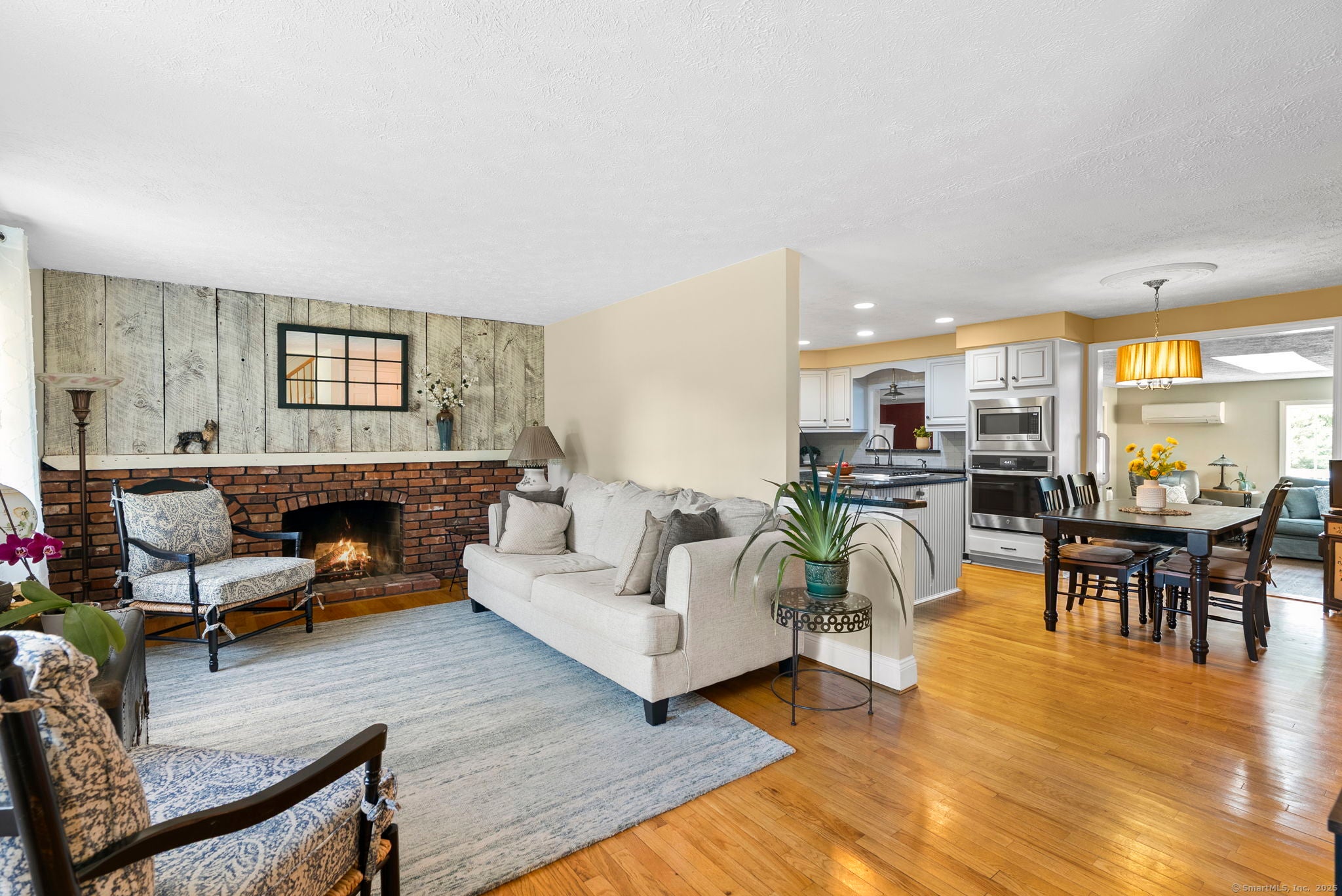 Rocky Hill, Connecticut, 06067, United States, 3 Bedrooms Bedrooms, ,3 BathroomsBathrooms,Residential,For Sale,1944890