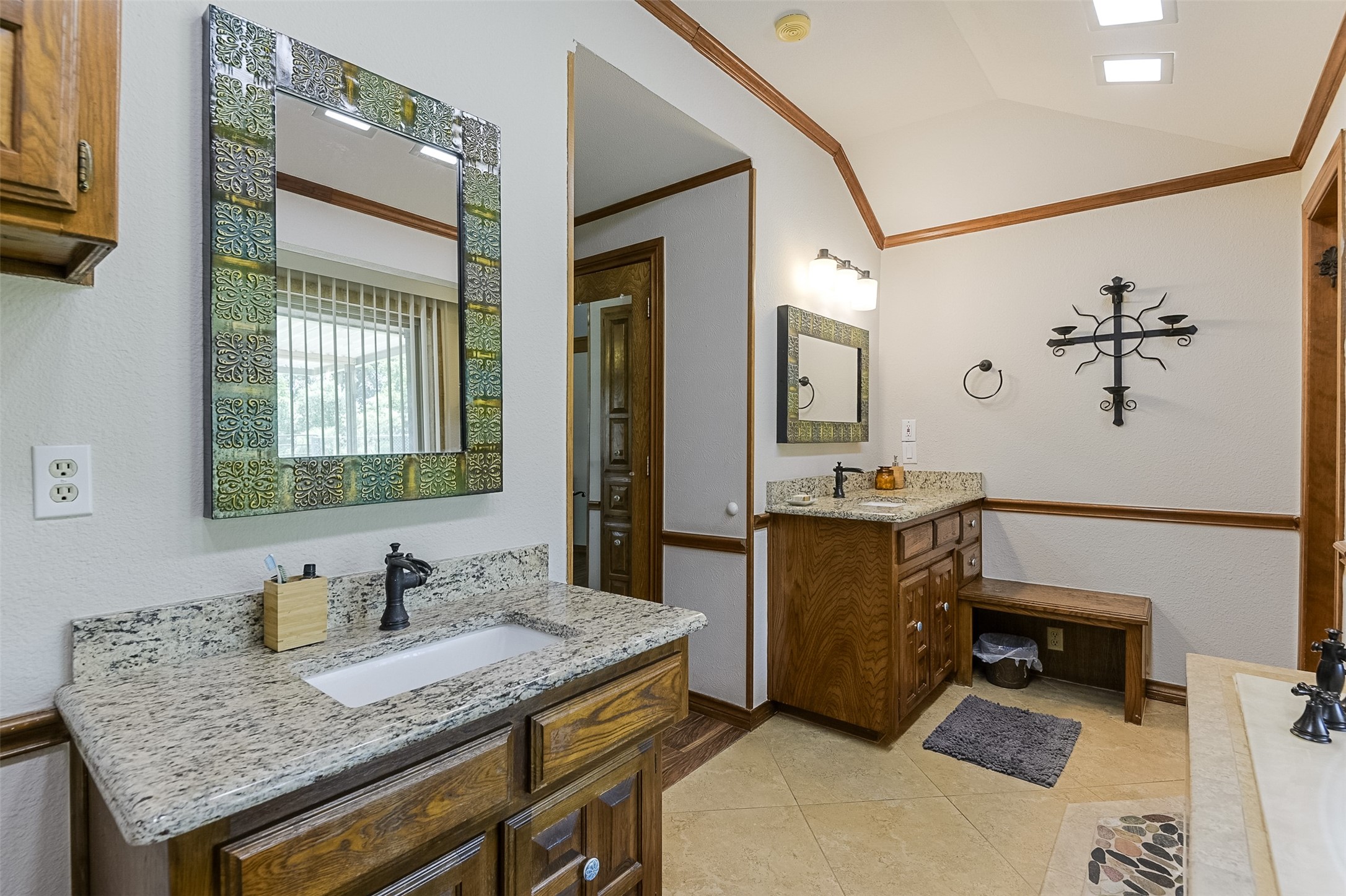 Ovilla, Texas, 75154, United States, 3 Bedrooms Bedrooms, ,4 BathroomsBathrooms,Residential,For Sale,1866219