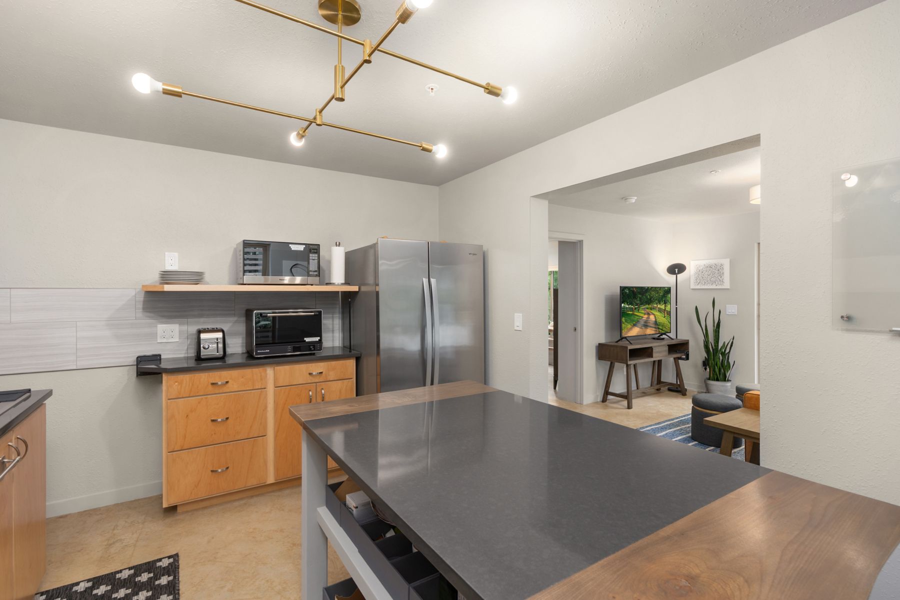  9720 NE Lofgren Rd, Bainbridge Island, WA 98110 - 物件實景