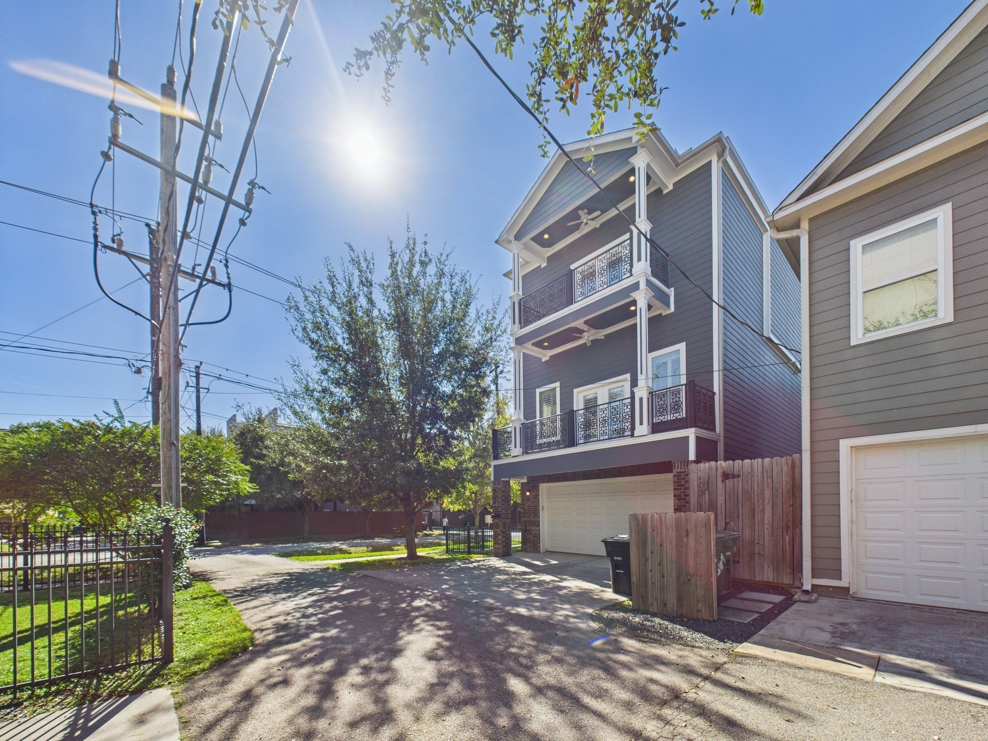 Houston, Texas, 77007, United States, 3 Bedrooms Bedrooms, ,4 BathroomsBathrooms,Residential,For Sale,1990777