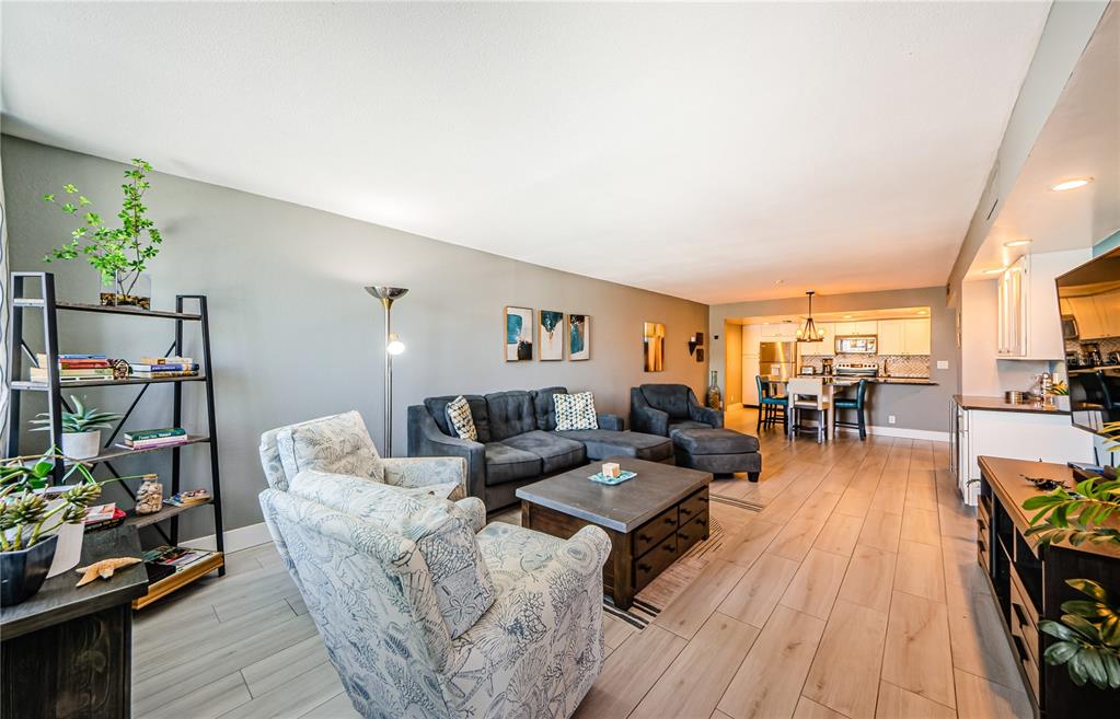 Clearwater Beach, Florida, 33767, United States, 2 Bedrooms Bedrooms, ,2 BathroomsBathrooms,Residential,For Sale,1849008