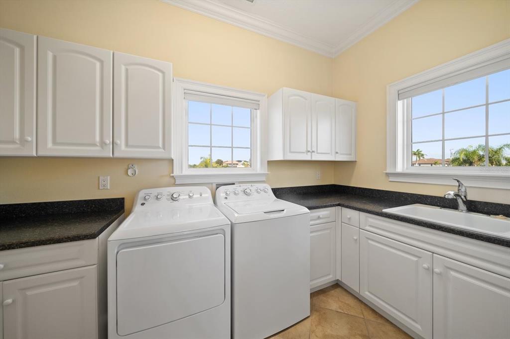 Largo, Florida, 33770, United States, 5 Bedrooms Bedrooms, ,4 BathroomsBathrooms,Residential,For Sale,2002964