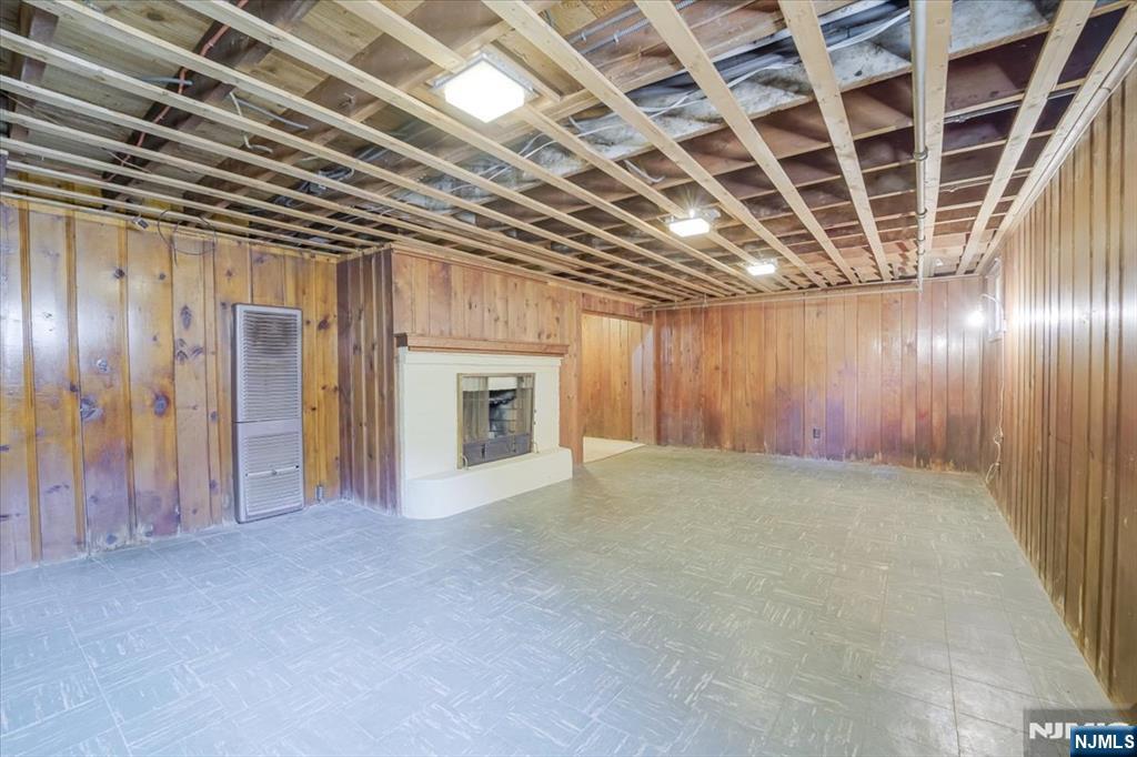 Wyckoff, New Jersey, 07481, United States, 5 Bedrooms Bedrooms, ,3 BathroomsBathrooms,Residential,For Sale,1920026