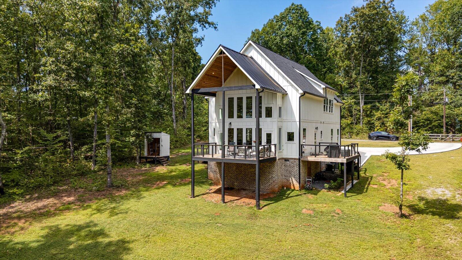 Jasper, Tennessee, 37347, United States, 3 Bedrooms Bedrooms, ,2 BathroomsBathrooms,Residential,For Sale,1976717