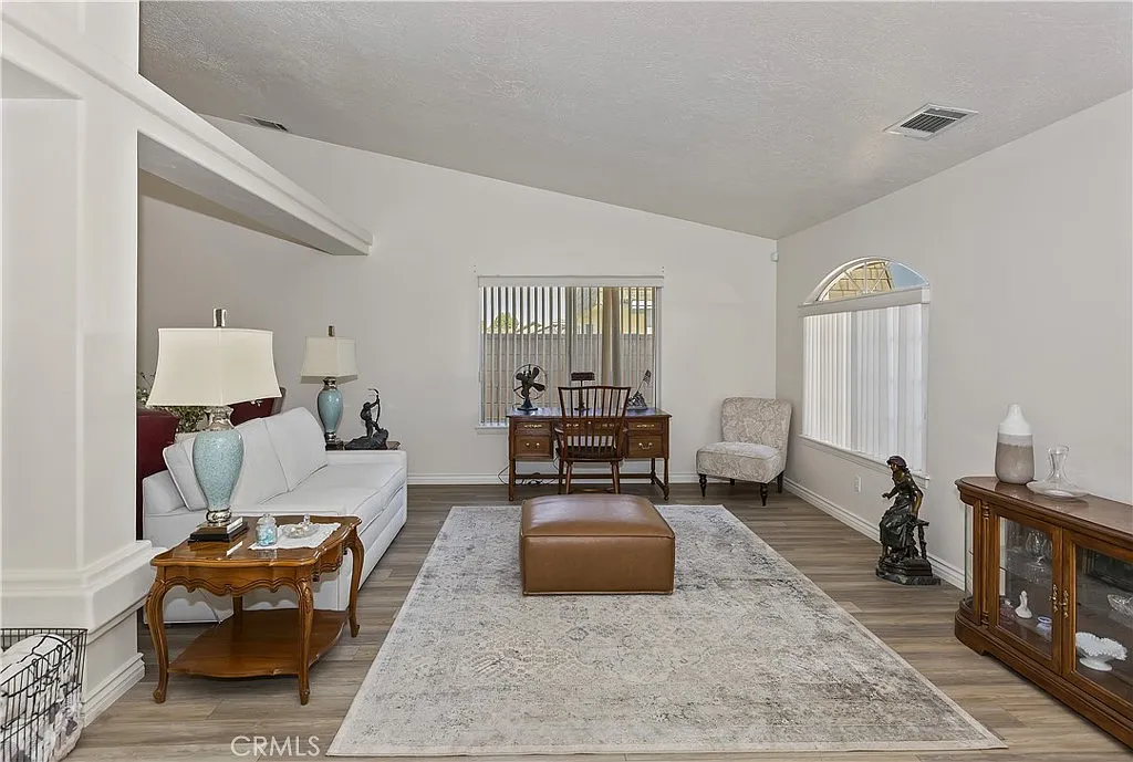 Victorvile, California, 92395, United States, 4 Bedrooms Bedrooms, ,2 BathroomsBathrooms,Residential,For Sale,1978607