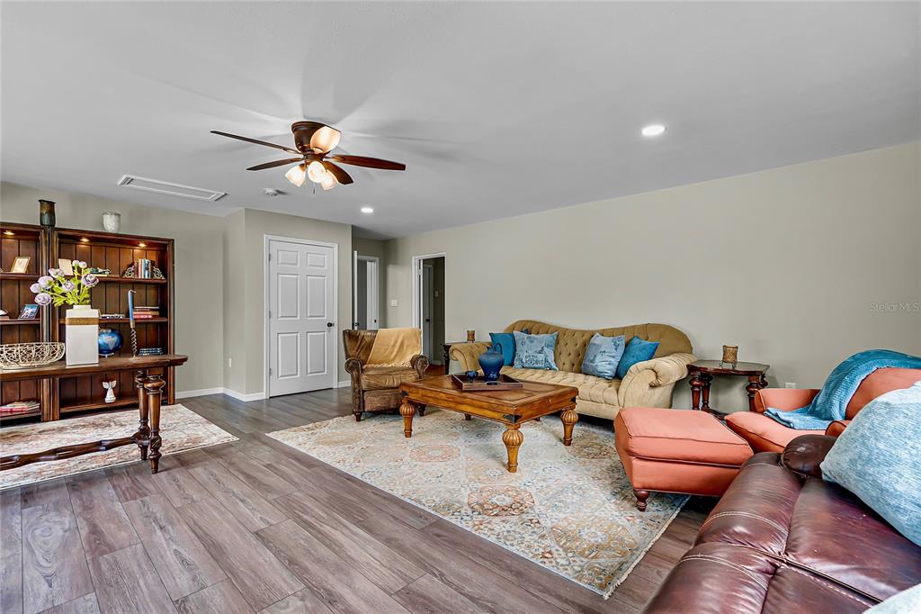 Geneva, Florida, 32732, United States, 3 Bedrooms Bedrooms, ,2 BathroomsBathrooms,Residential,For Sale,1897642