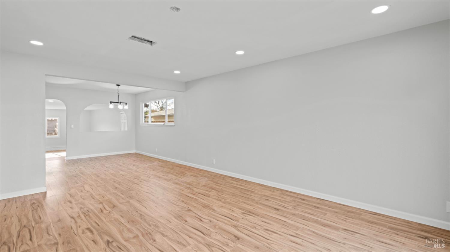 Vacaville, California, 95688, United States, 4 Bedrooms Bedrooms, ,2 BathroomsBathrooms,Residential,For Sale,2008554