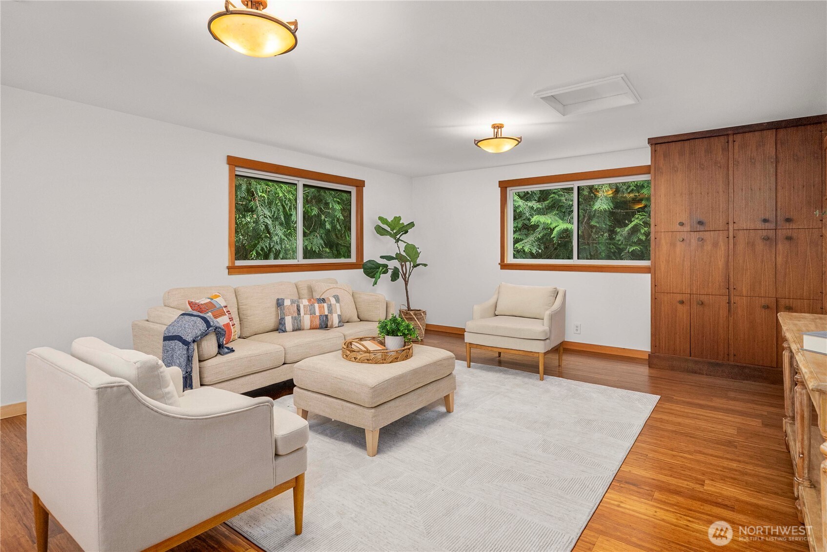 Bainbridge Island, Washington, 98110, United States, 3 Bedrooms Bedrooms, ,1 BathroomBathrooms,Residential,For Sale,1890682