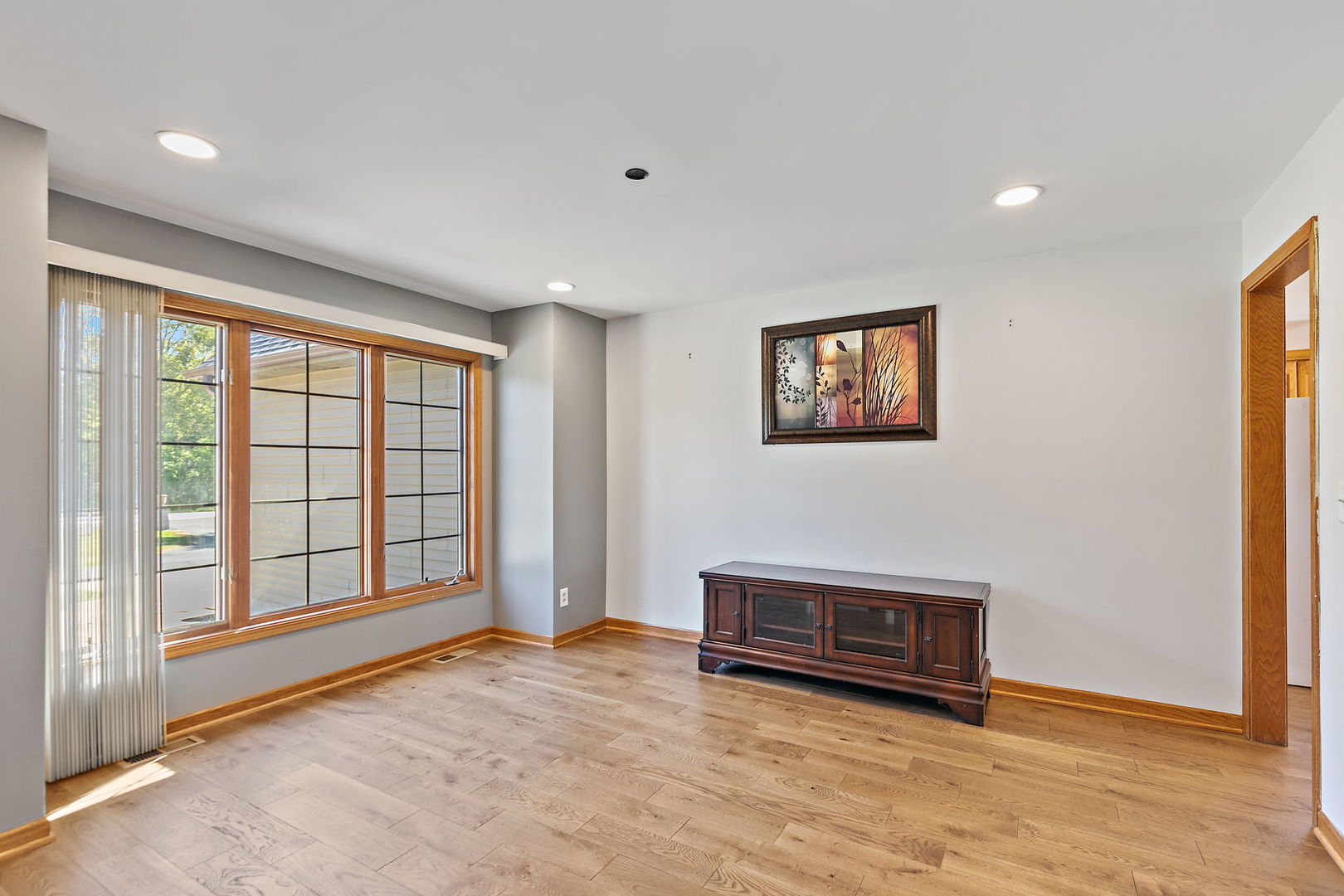 Custer Park, Illinois, 60481, United States, 4 Bedrooms Bedrooms, ,3 BathroomsBathrooms,Residential,For Sale,1977920