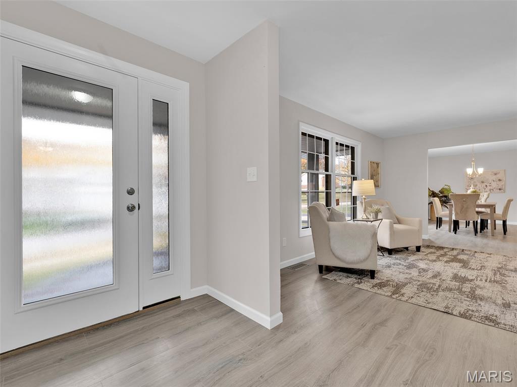 Ballwin, Missouri, 63011, United States, 5 Bedrooms Bedrooms, ,3 BathroomsBathrooms,Residential,For Sale,1992097