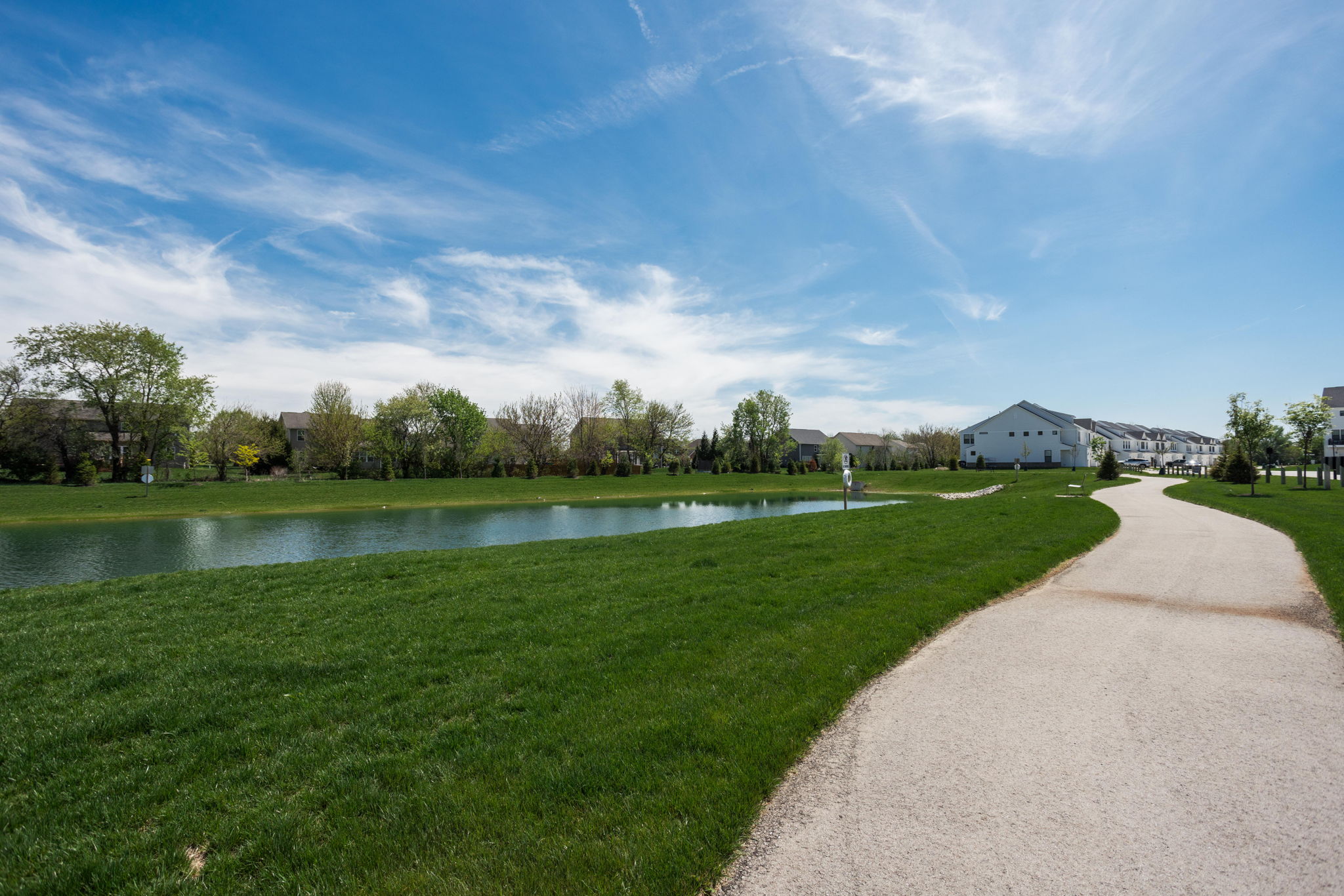  Standout Townhouse with Pond View in Zionsville - 物件實景