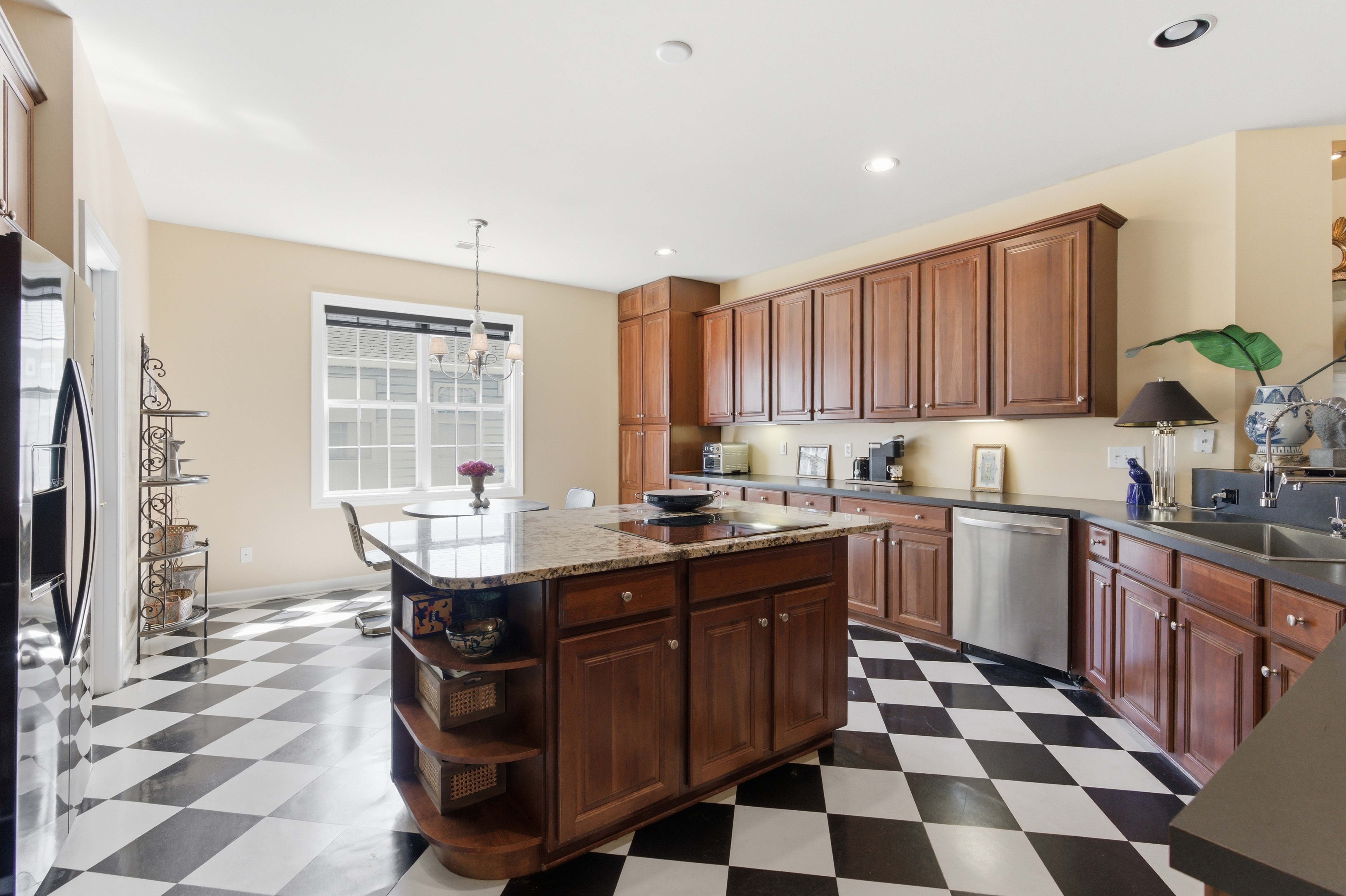  1596 Oakhurst Drive - 物件實景