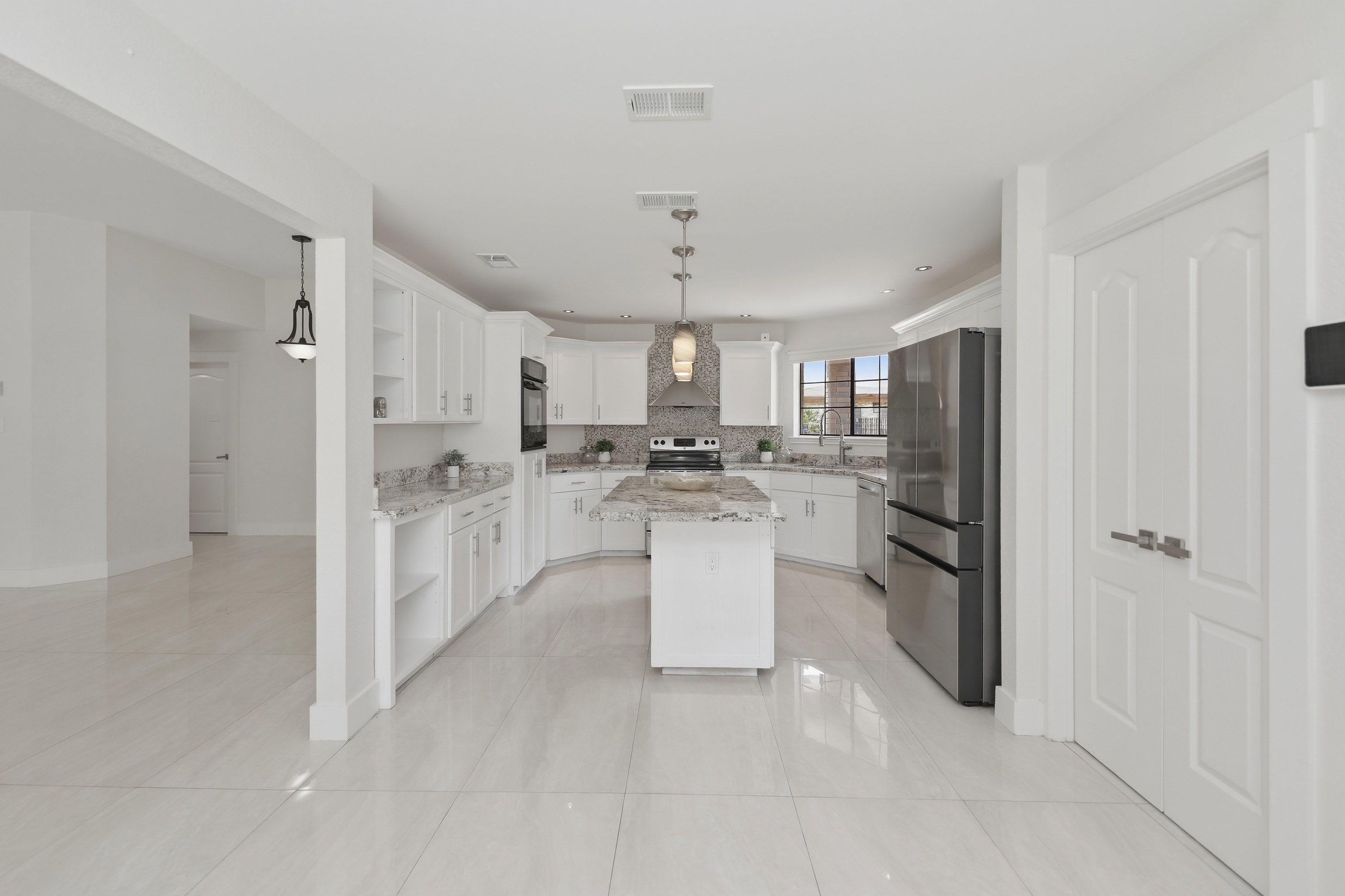  Luxury Living with Timeless Appeal - 物件實景