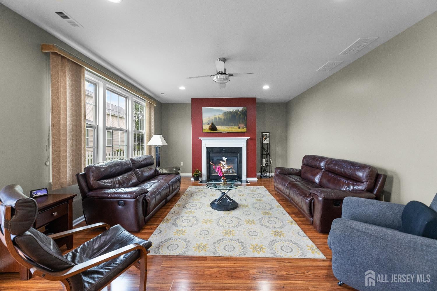 Piscataway, New Jersey, 08854, United States, 4 Bedrooms Bedrooms, ,3 BathroomsBathrooms,Residential,For Sale,1889779