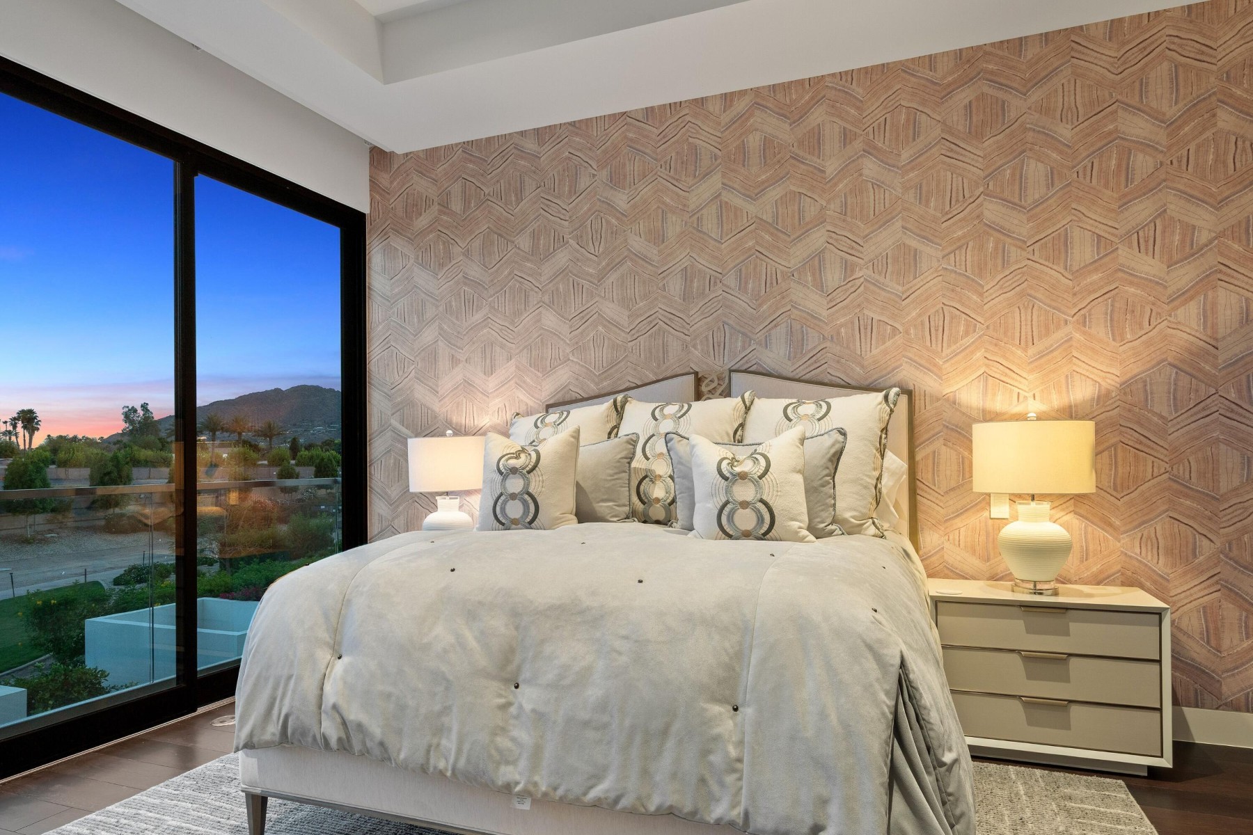  6587 N Palmeraie Boulevard  Paradise Valley, AZ - 物件實景