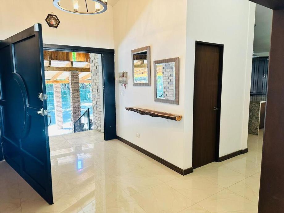 Monterrey, Nuevo León, 64987, Mexico, 5 Bedrooms Bedrooms, ,5 BathroomsBathrooms,Residential,For Sale,1940150