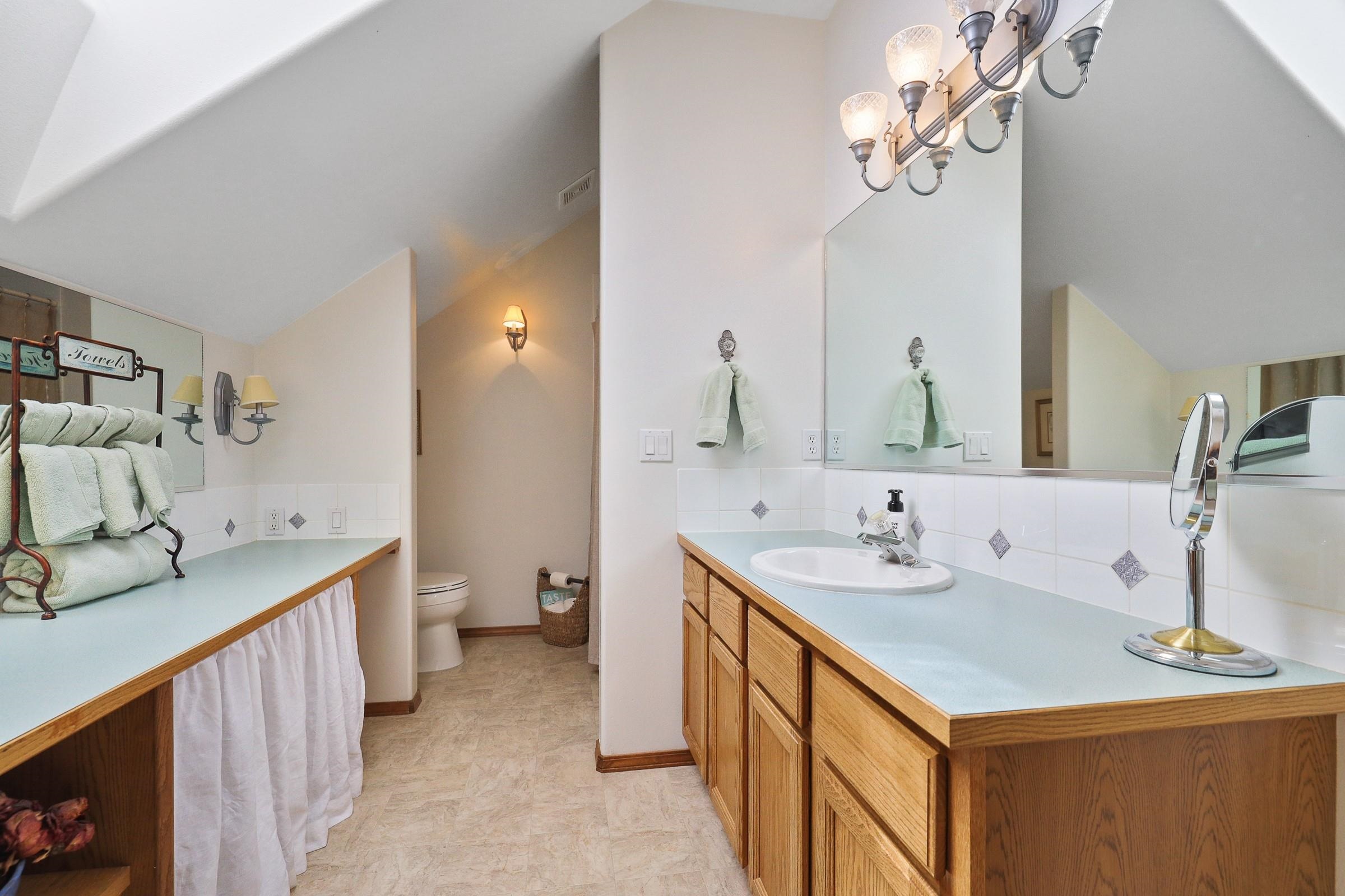 Mead, Washington, 99021, United States, 5 Bedrooms Bedrooms, ,5 BathroomsBathrooms,Residential,For Sale,1838740