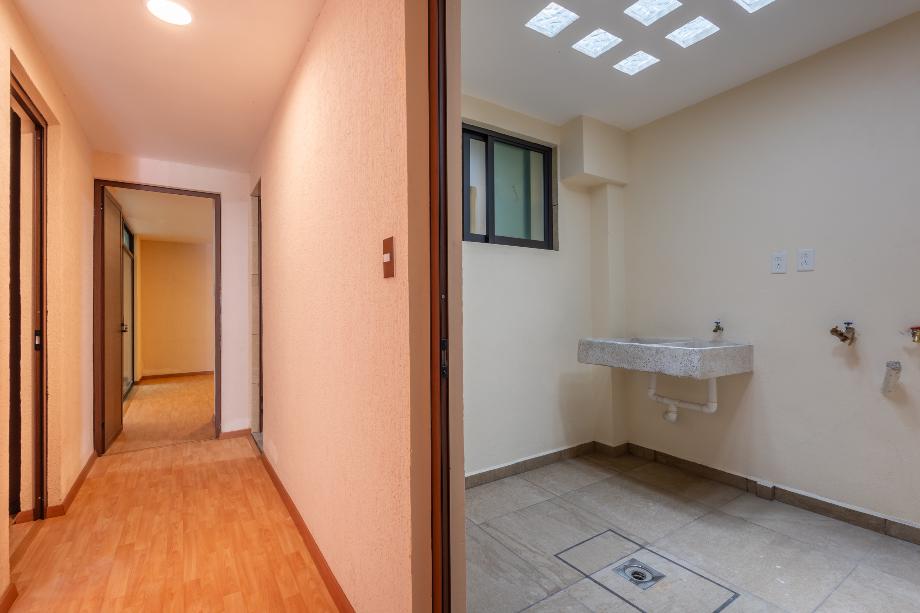 MAGDALENA, Tlalnepantla de Baz, Estado de méxico, 54170, Mexico, 4 Bedrooms Bedrooms, ,2 BathroomsBathrooms,Residential,For Sale,MAGDALENA,1583735