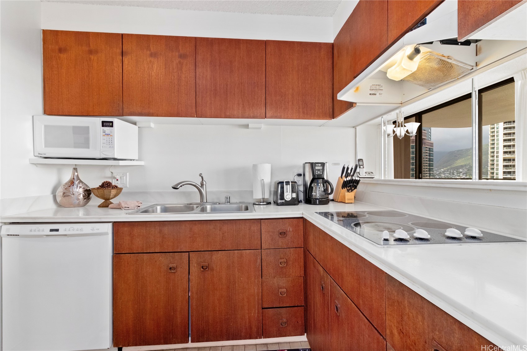 Honolulu, Hawaii, 96815, United States, 1 Bedroom Bedrooms, ,1 BathroomBathrooms,Residential,For Sale,1993153