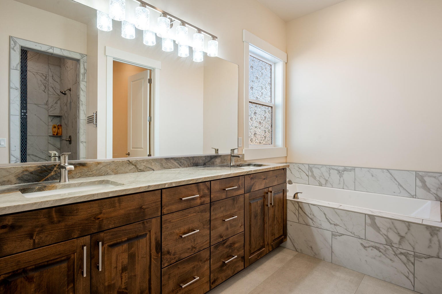 Parowan, Utah, 84761, United States, 3 Bedrooms Bedrooms, ,3 BathroomsBathrooms,Residential,For Sale,1992445