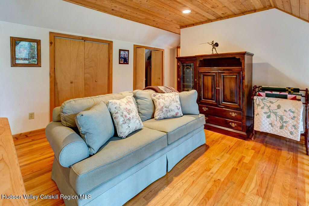 Highmount, New York, 12441, United States, 4 Bedrooms Bedrooms, ,3 BathroomsBathrooms,Residential,For Sale,1918667