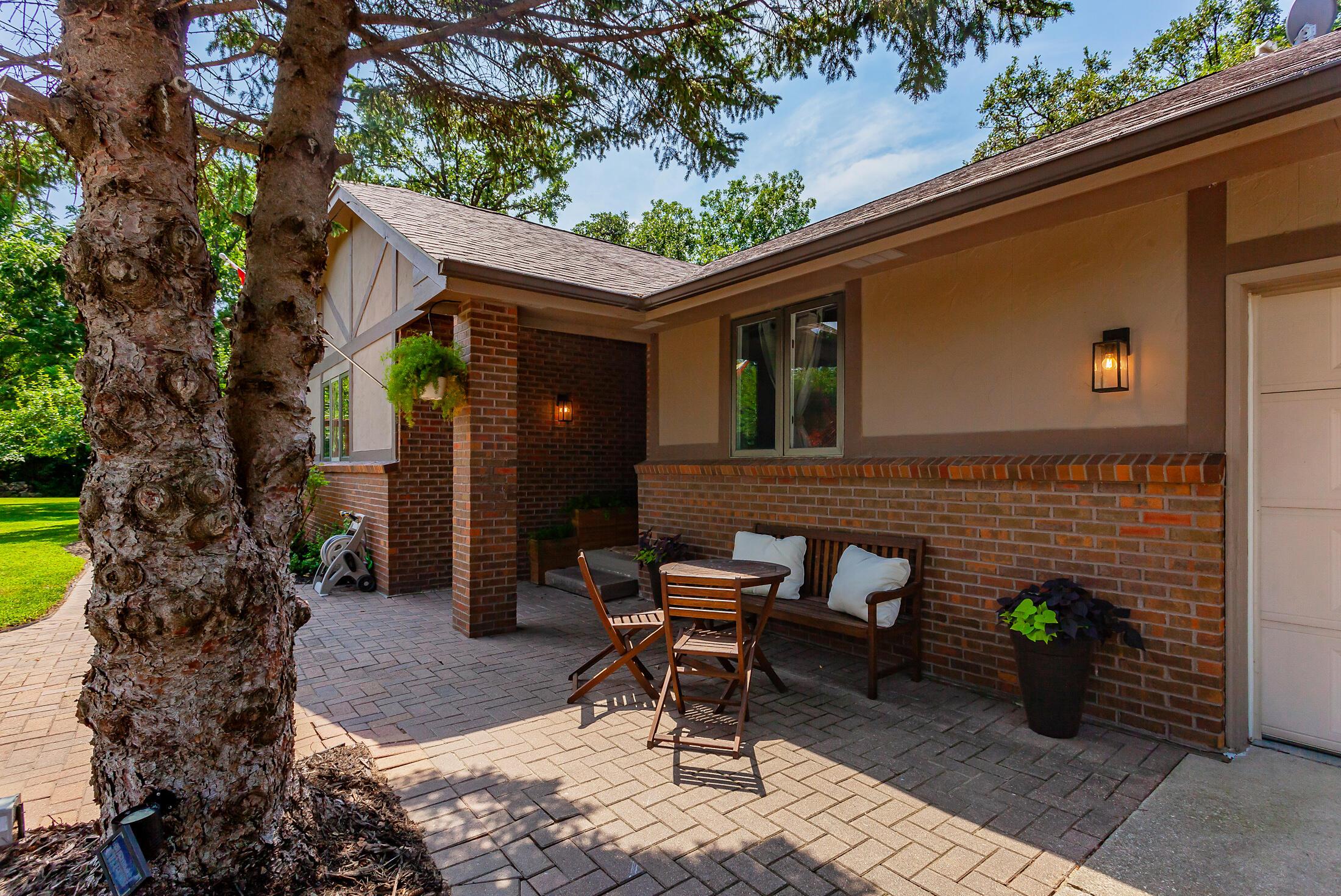 Kelley, Iowa, 50134, United States, 4 Bedrooms Bedrooms, ,2 BathroomsBathrooms,Residential,For Sale,1984612