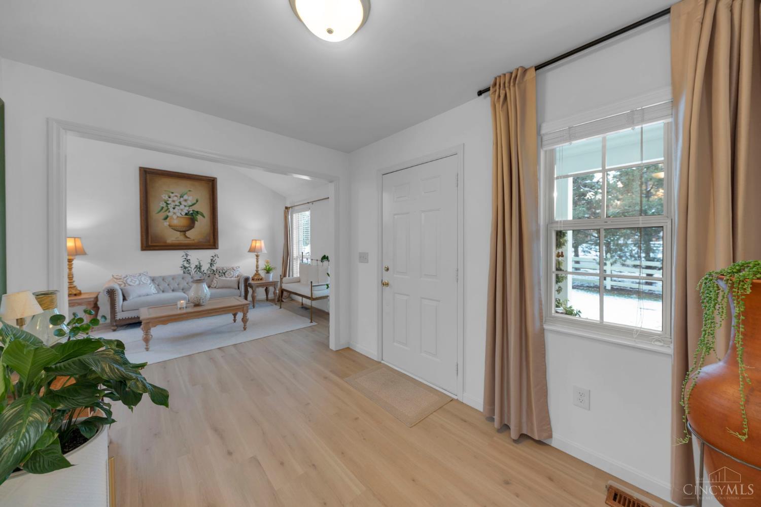 Loveland, Ohio, 45140, United States, 4 Bedrooms Bedrooms, ,3 BathroomsBathrooms,Residential,For Sale,1992143