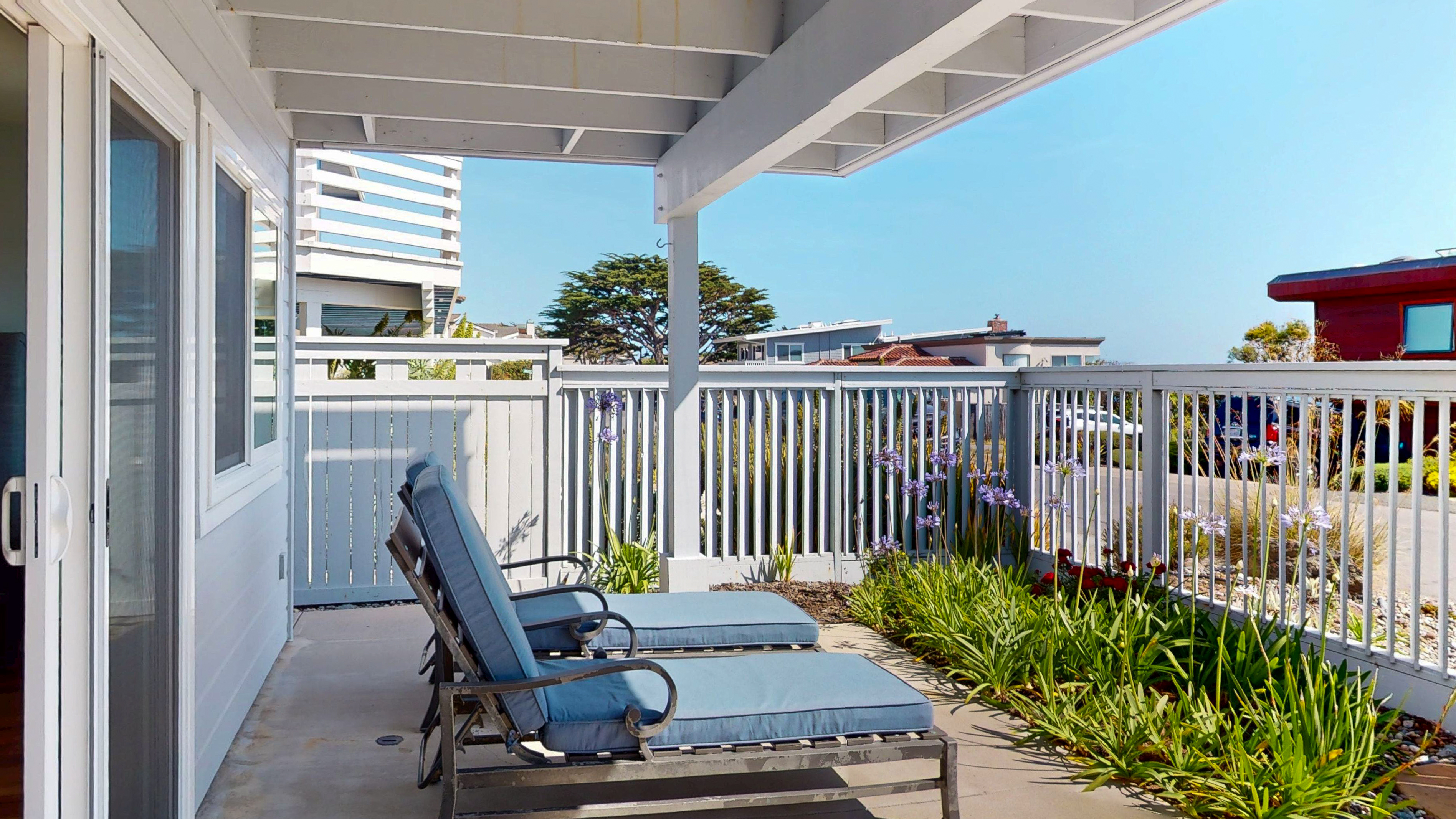  Ocean Views & Coastal Living in Coveted Marine Terrace - 物件實景