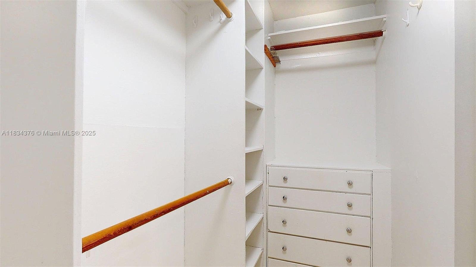 Coral Gables, Florida, 33134, United States, 2 Bedrooms Bedrooms, ,2 BathroomsBathrooms,Residential,For Sale,1989880