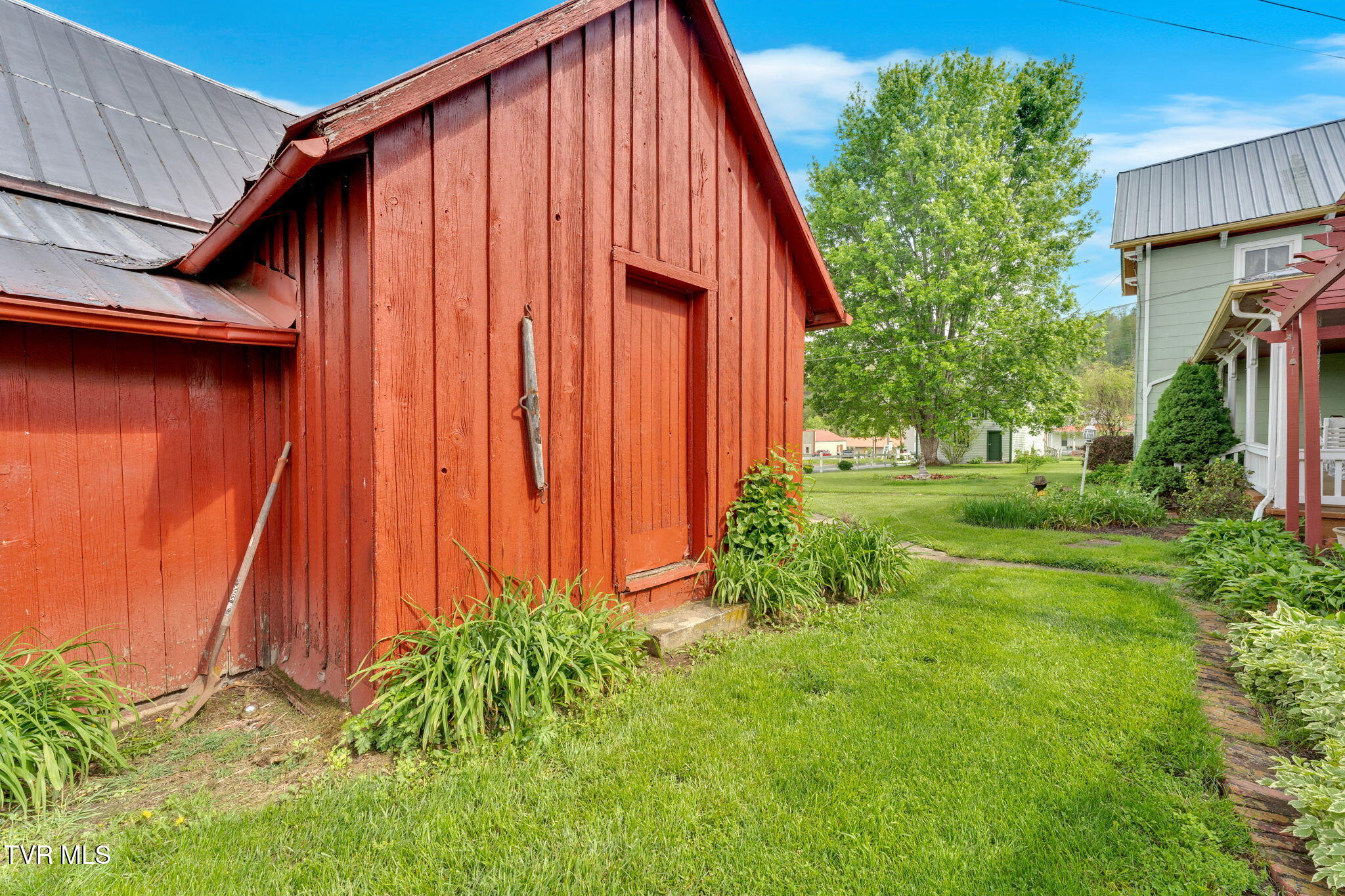 Roan Mountain, Tennessee, 37687, United States, 4 Bedrooms Bedrooms, ,2 BathroomsBathrooms,Residential,For Sale,2010992