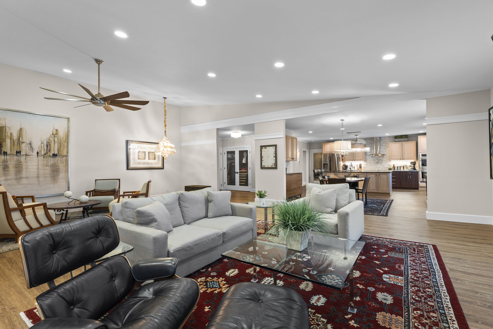  Beautifully renovated single-level condominium - 物件實景