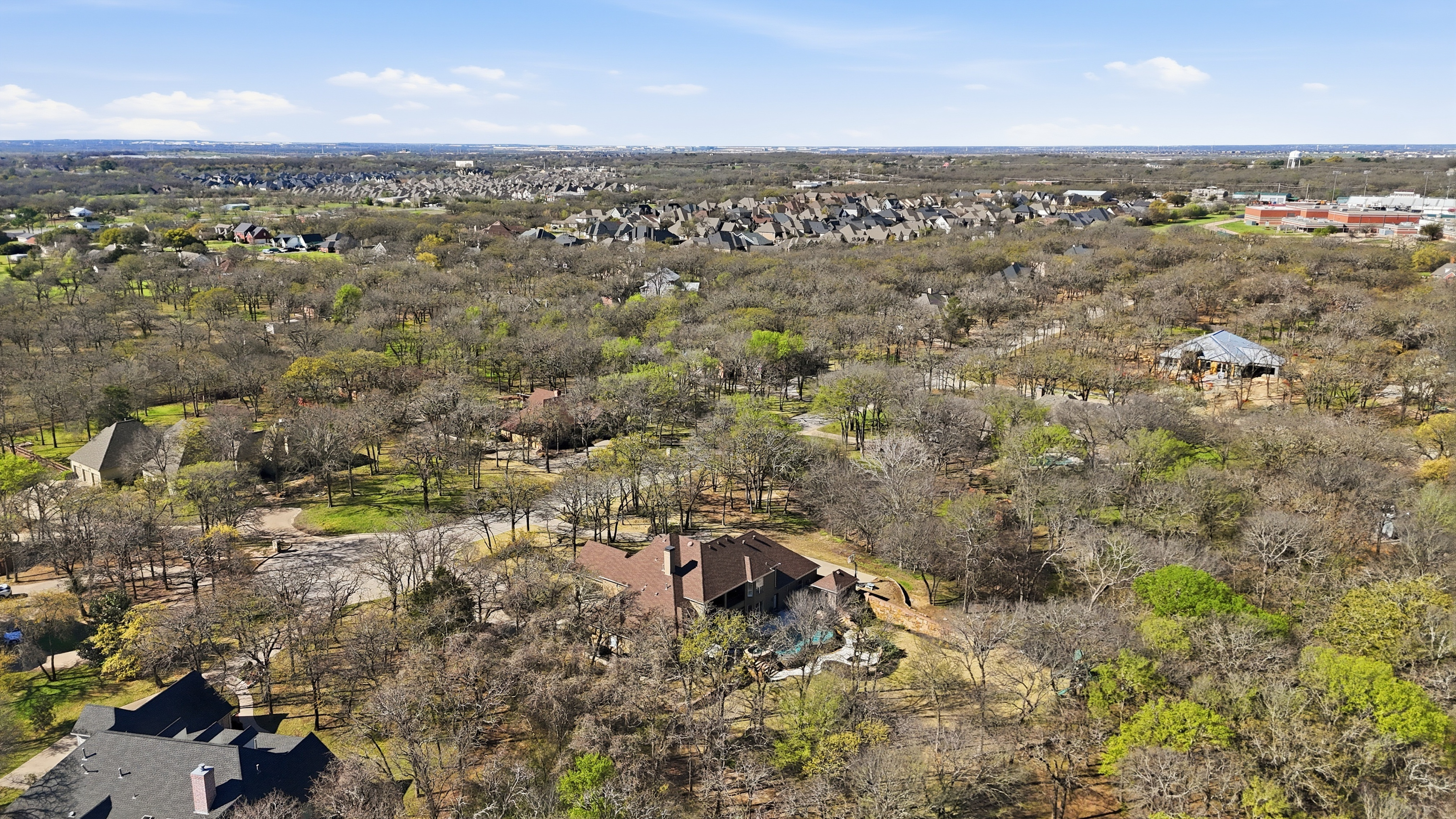  Resort-Style Estate Living on 1.9 Wooded Acres in Prestigious Shadow Wood Estate - 物件實景