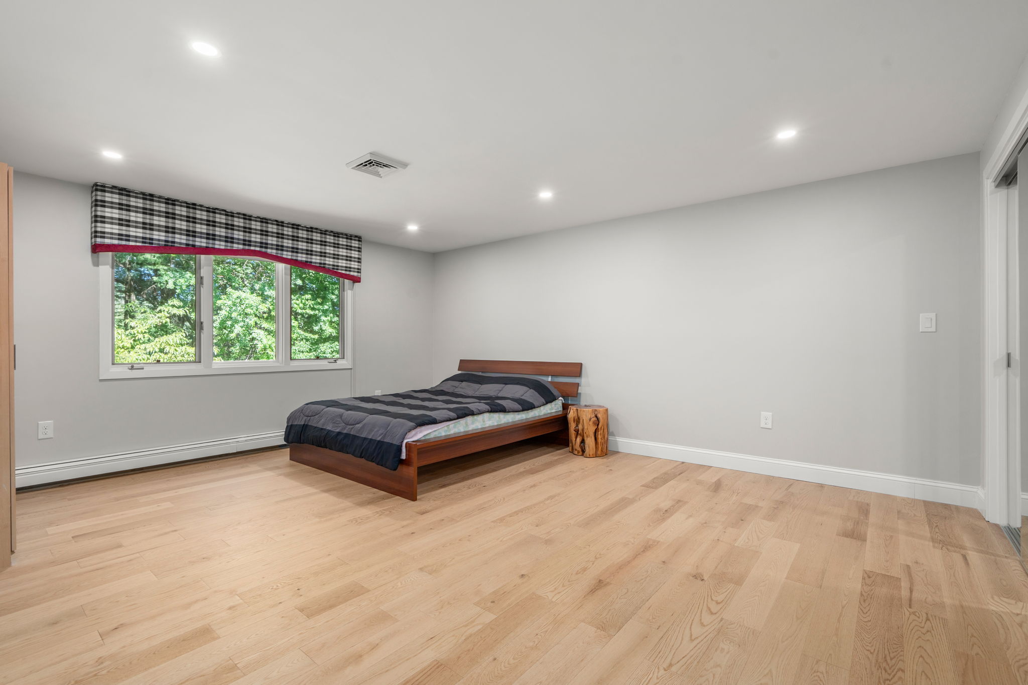  47 Dedham Street, Sharon, MA, 02067 - 物件實景