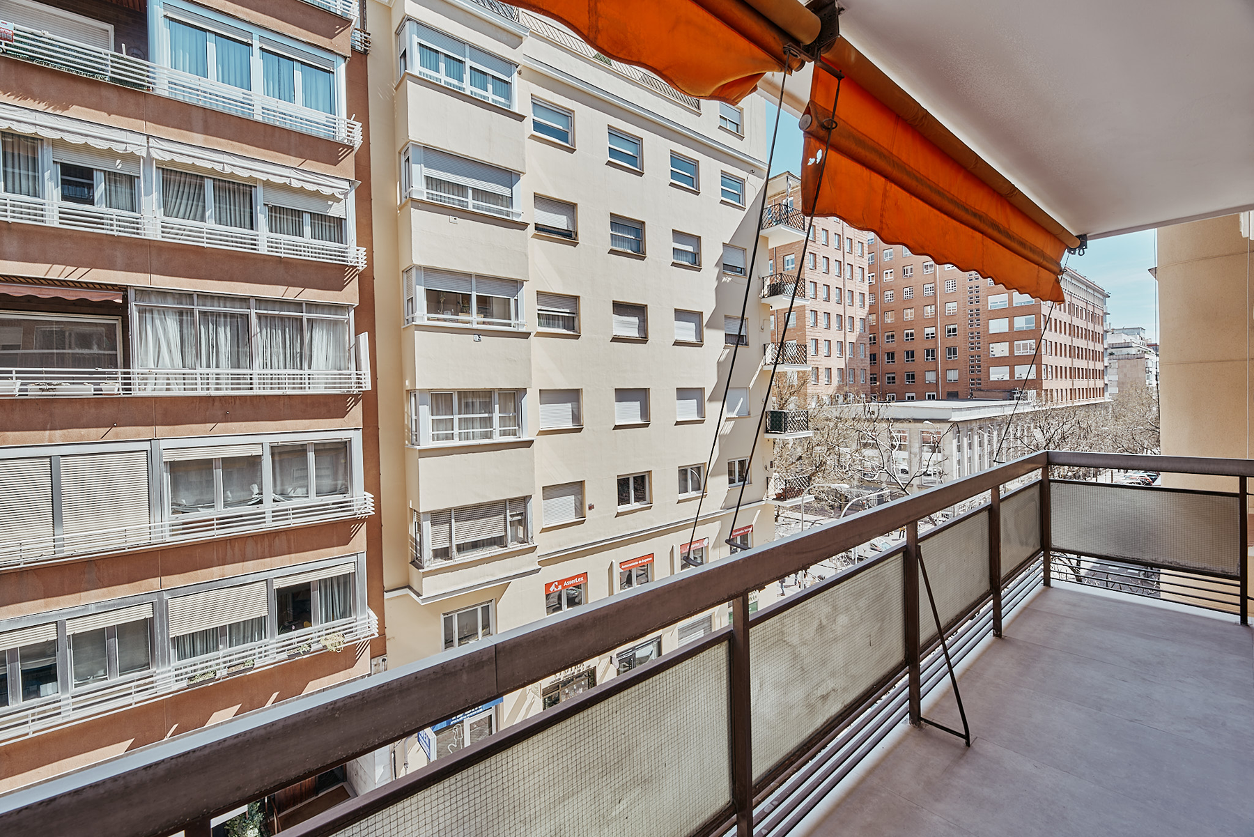  3-bedroom flat with balcony in Salamanca - 物件實景