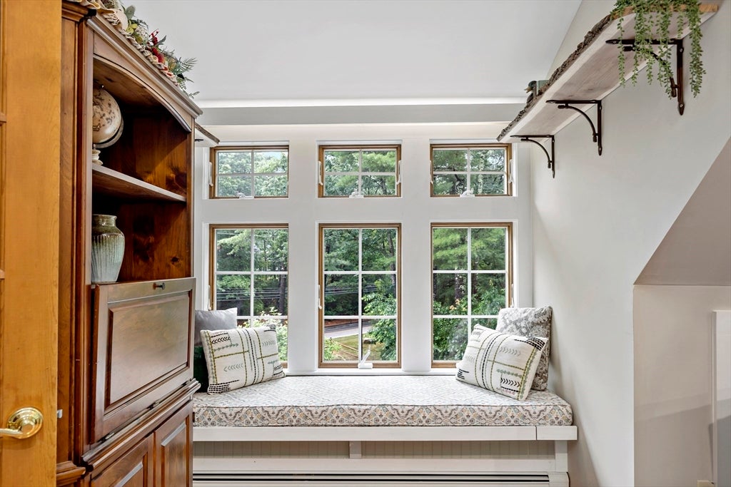 Kingston, Massachusetts, 02364, United States, 3 Bedrooms Bedrooms, ,2 BathroomsBathrooms,Residential,For Sale,1975778