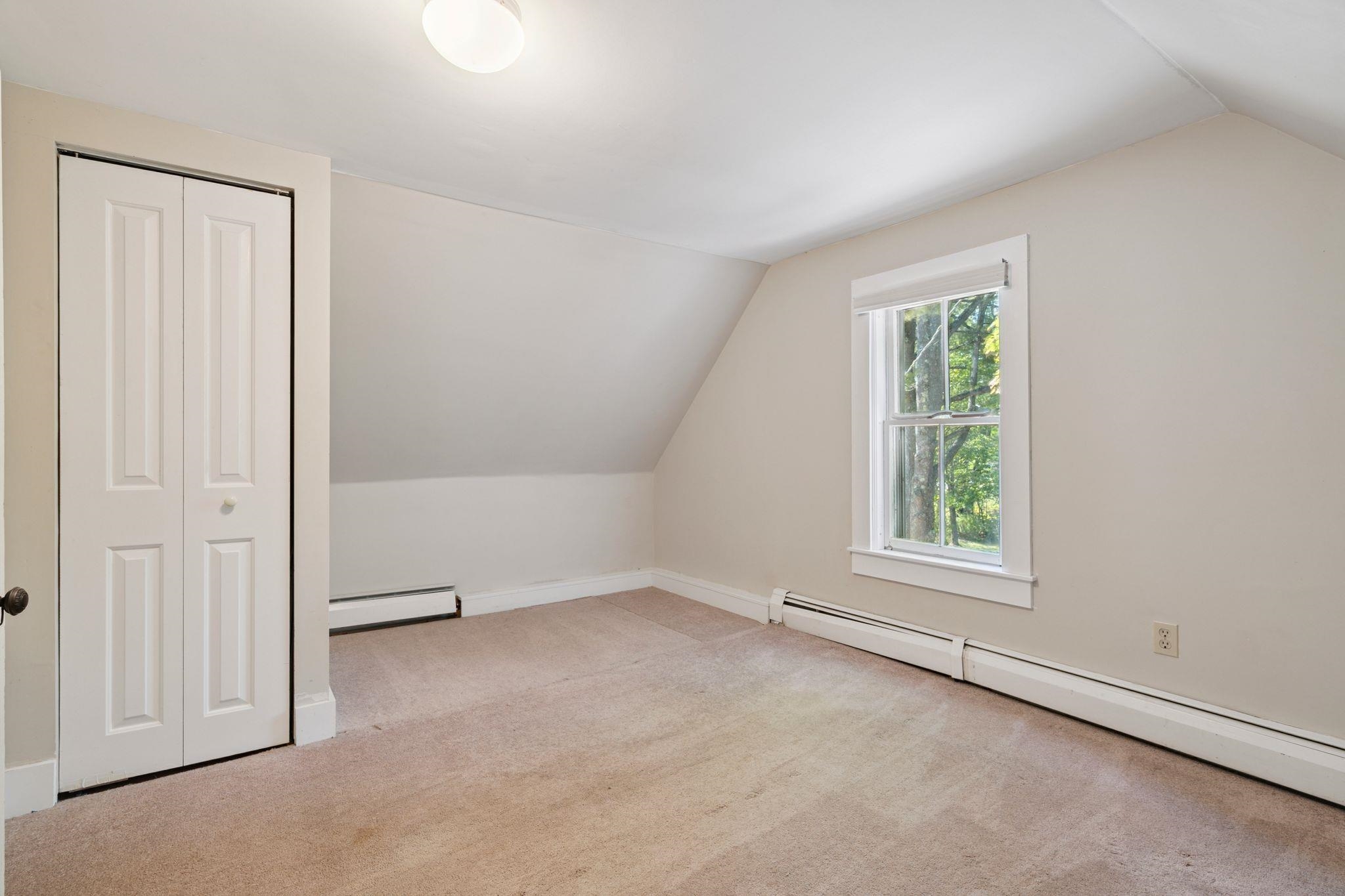 New London, New Hampshire, 03257, United States, 4 Bedrooms Bedrooms, ,2 BathroomsBathrooms,Residential,For Sale,1950111