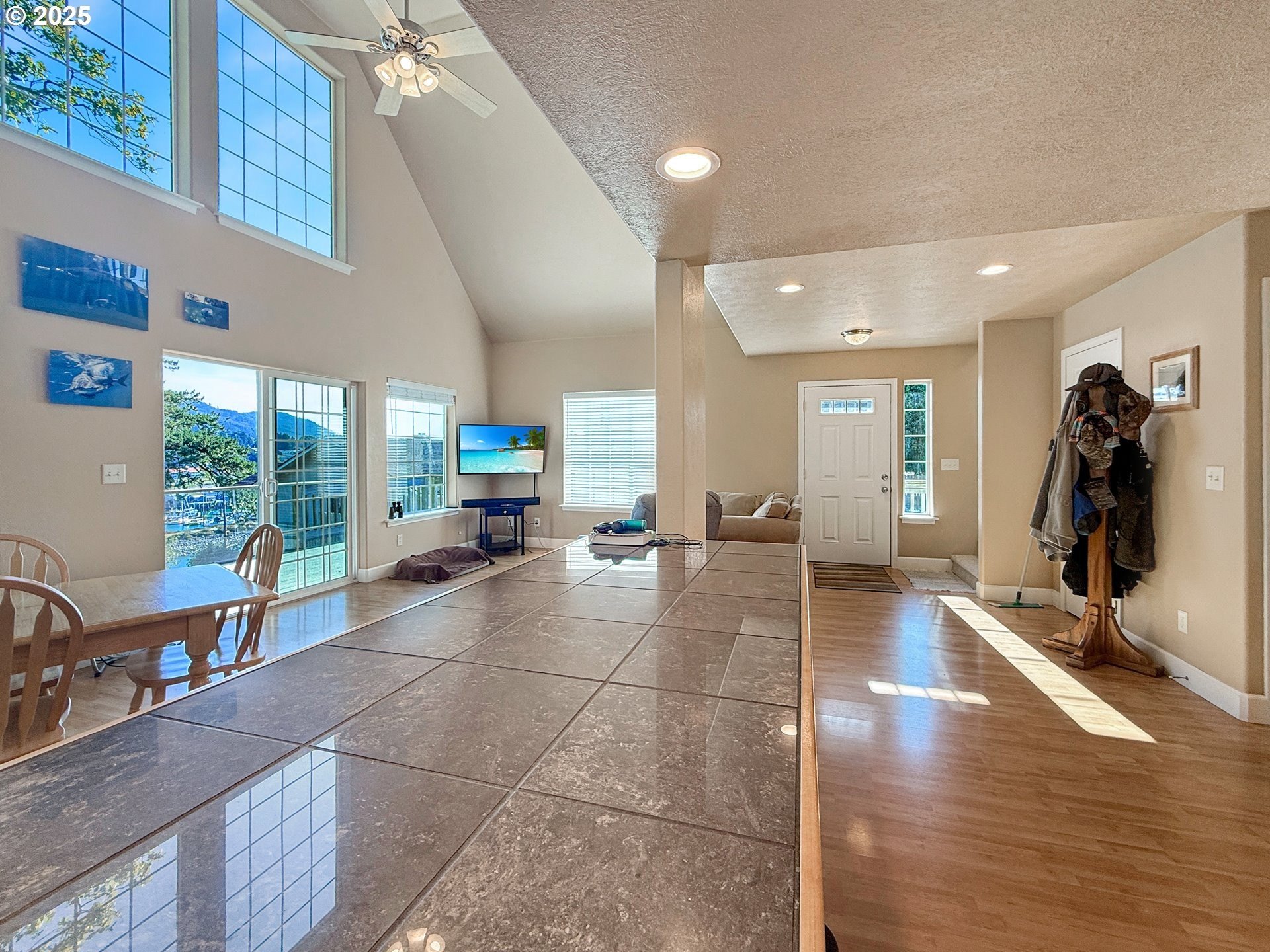 Brookings, Oregon, 97415, United States, 3 Bedrooms Bedrooms, ,2 BathroomsBathrooms,Residential,For Sale,1978372