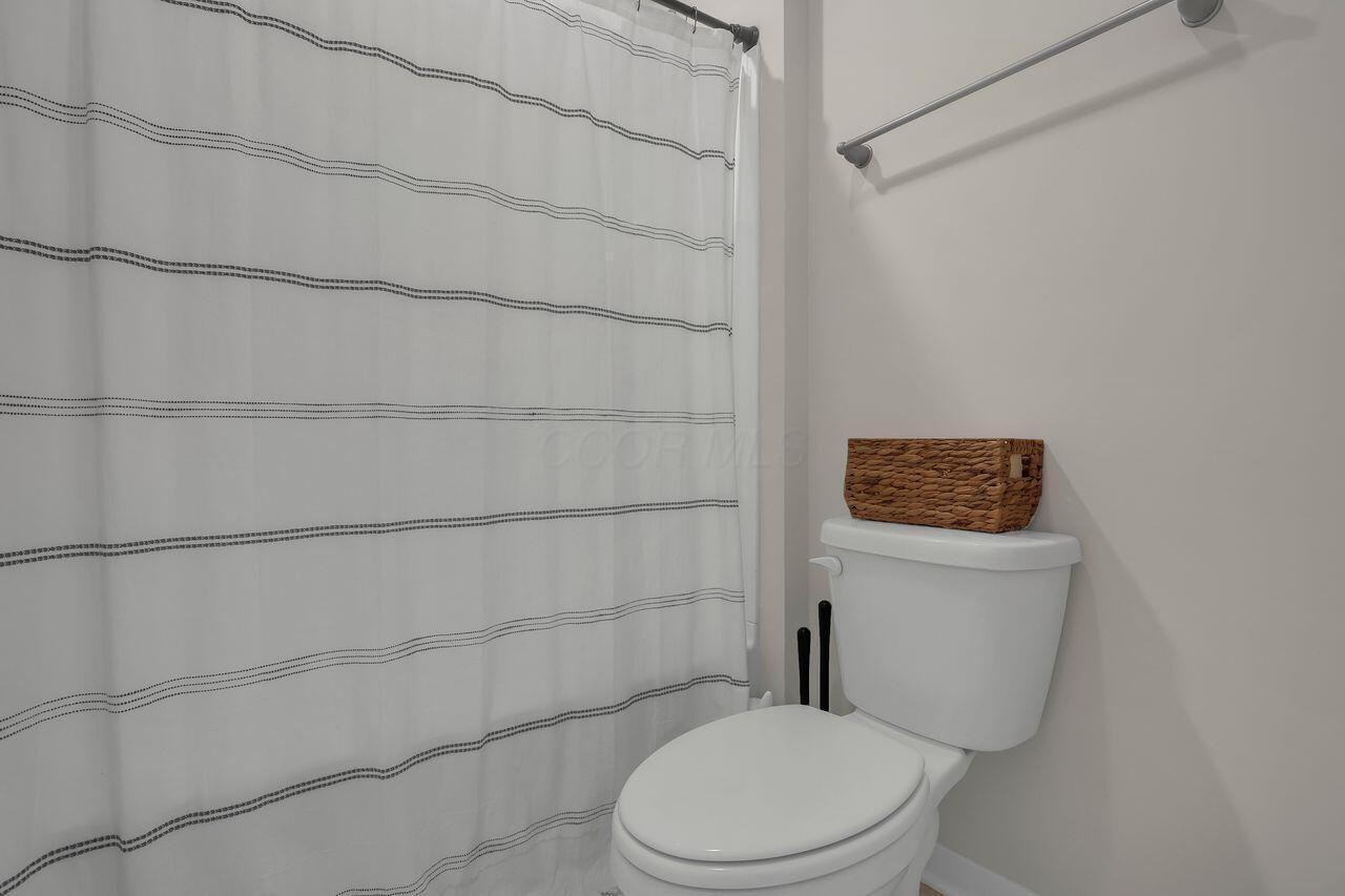 Grove City, Ohio, 43123, United States, 4 Bedrooms Bedrooms, ,4 BathroomsBathrooms,Residential,For Sale,1940093