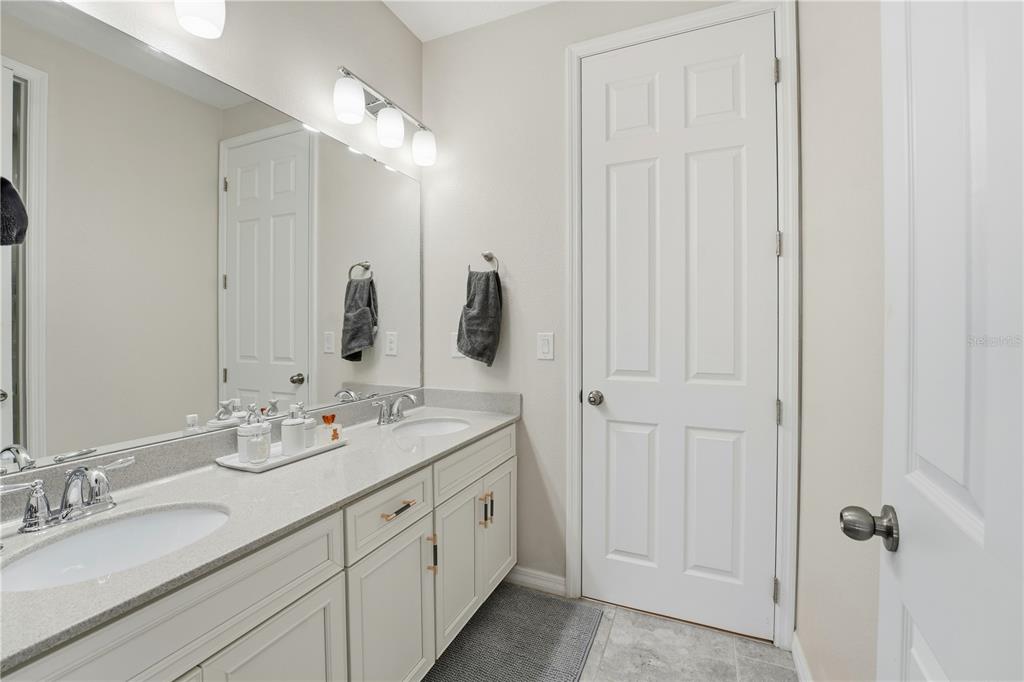 Winter Garden, Florida, 34787, United States, 5 Bedrooms Bedrooms, ,5 BathroomsBathrooms,Residential,For Sale,1987949