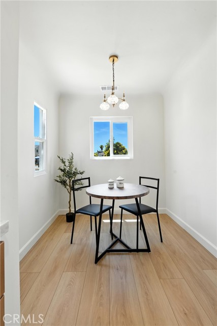Los Angeles, California, 90047, United States, 2 Bedrooms Bedrooms, ,2 BathroomsBathrooms,Residential,For Sale,1935567