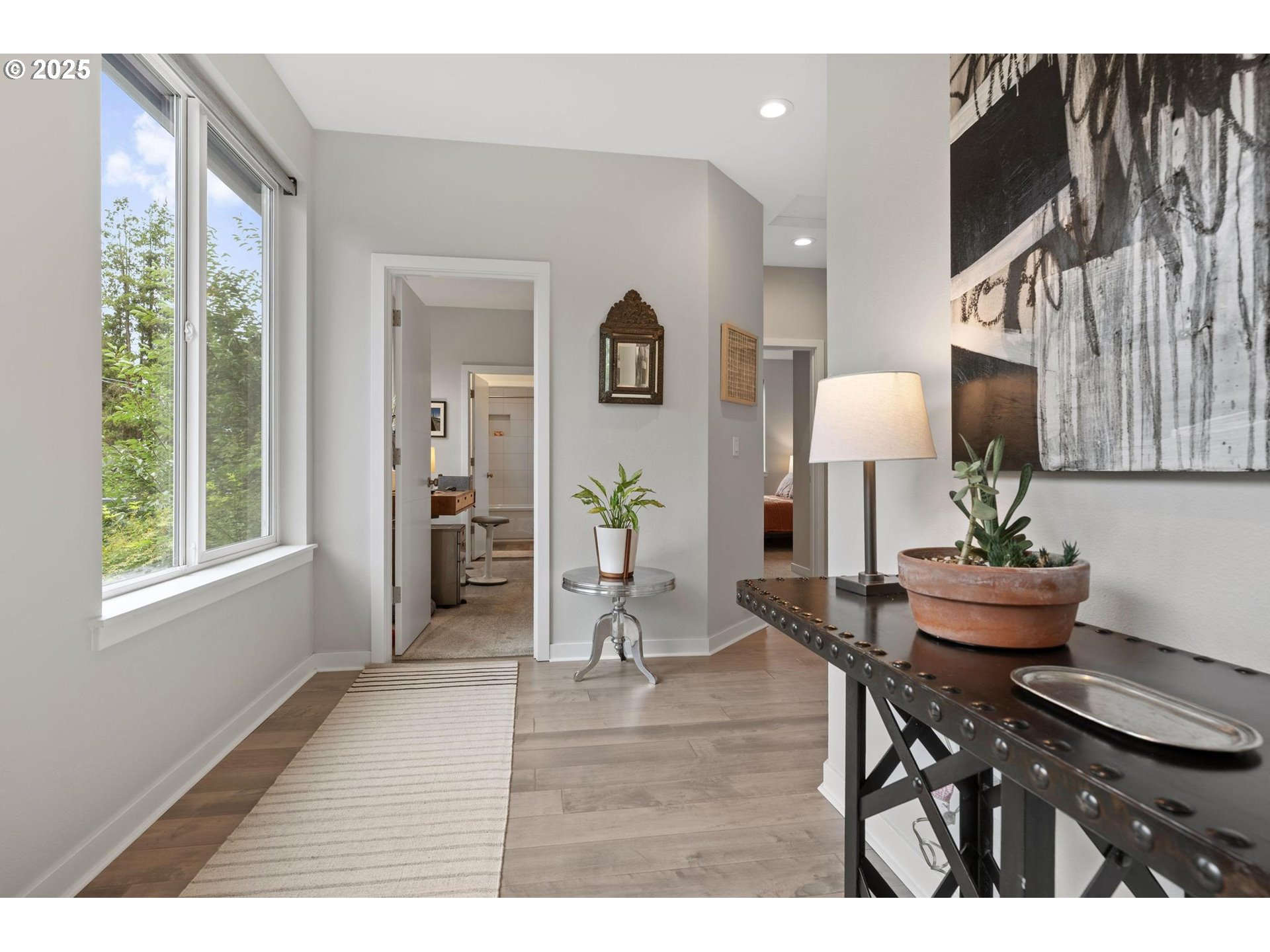 Portland, Oregon, 97211, United States, 3 Bedrooms Bedrooms, ,2 BathroomsBathrooms,Residential,For Sale,1926283
